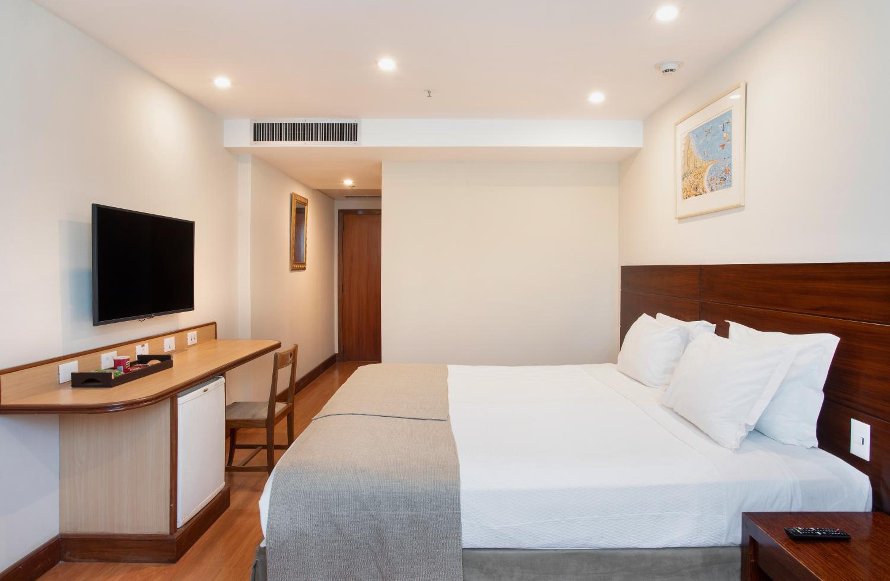 Deluxe Room with Double Bed - Photo 1