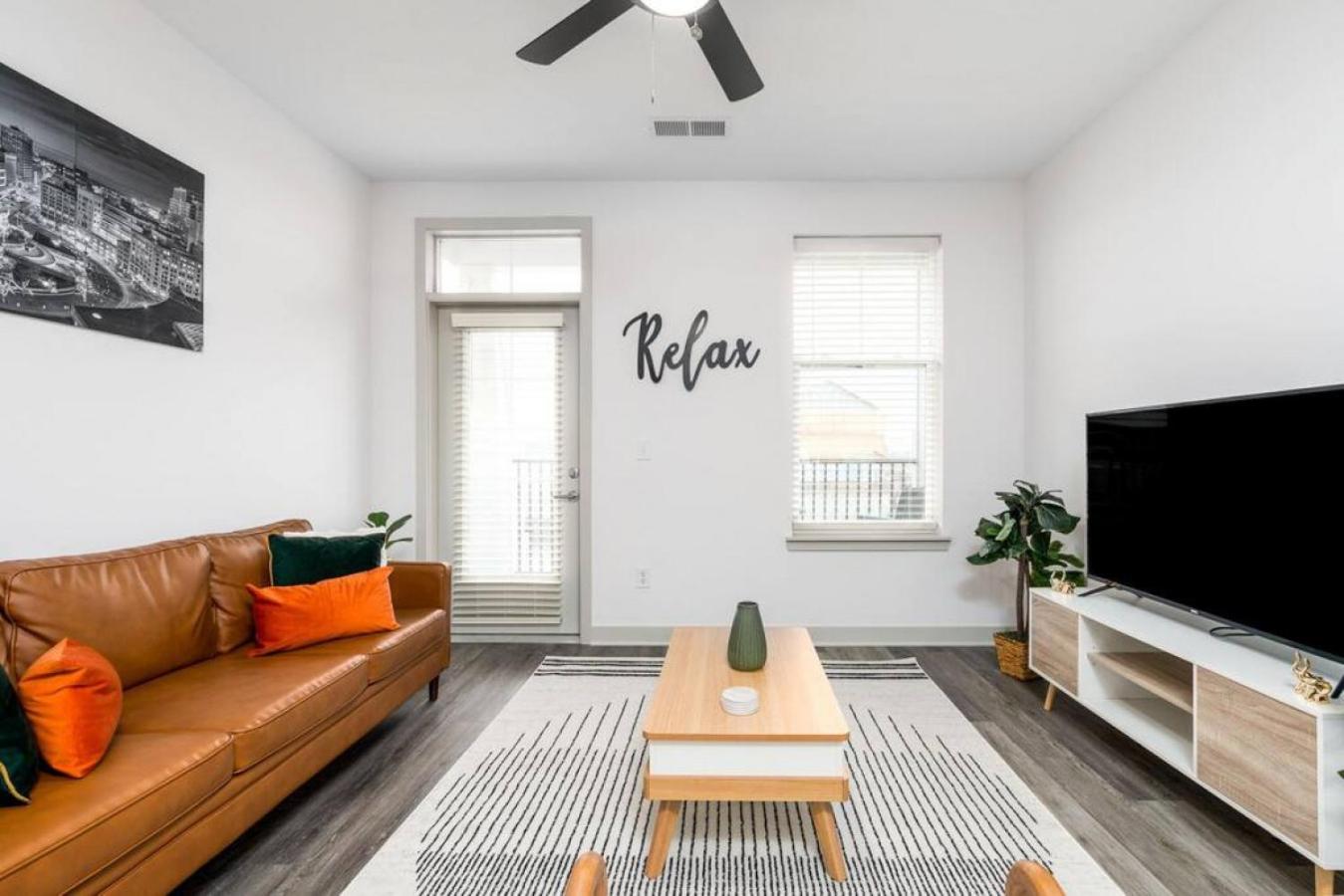 Apartment photo 2