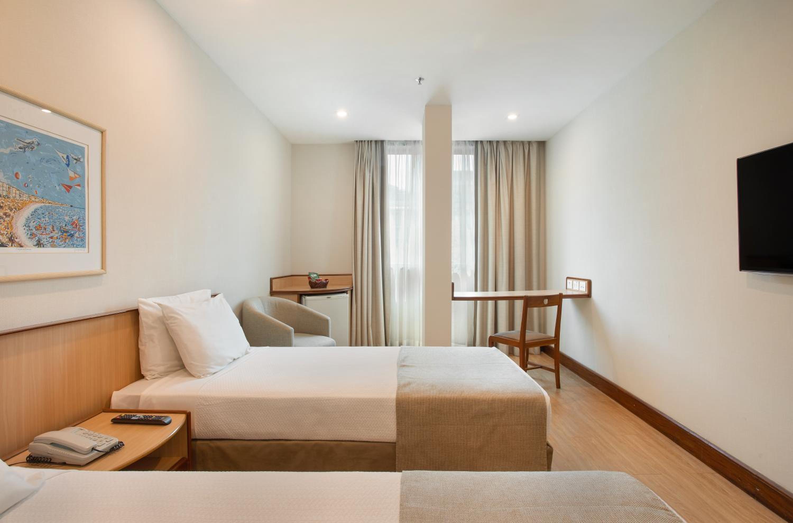 Executive Superior Twin Room with City View