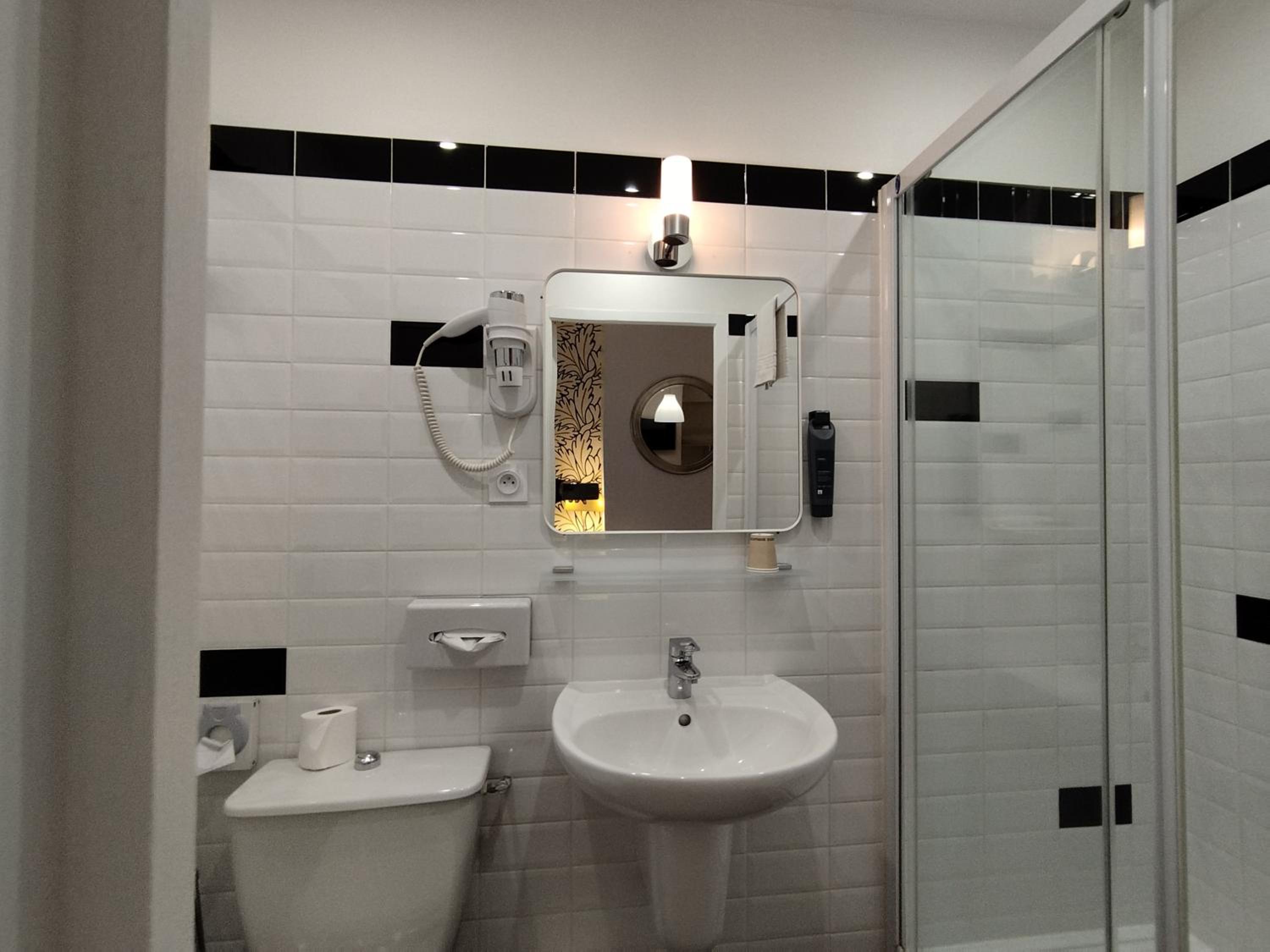 Superior Double Room - Photo 11
