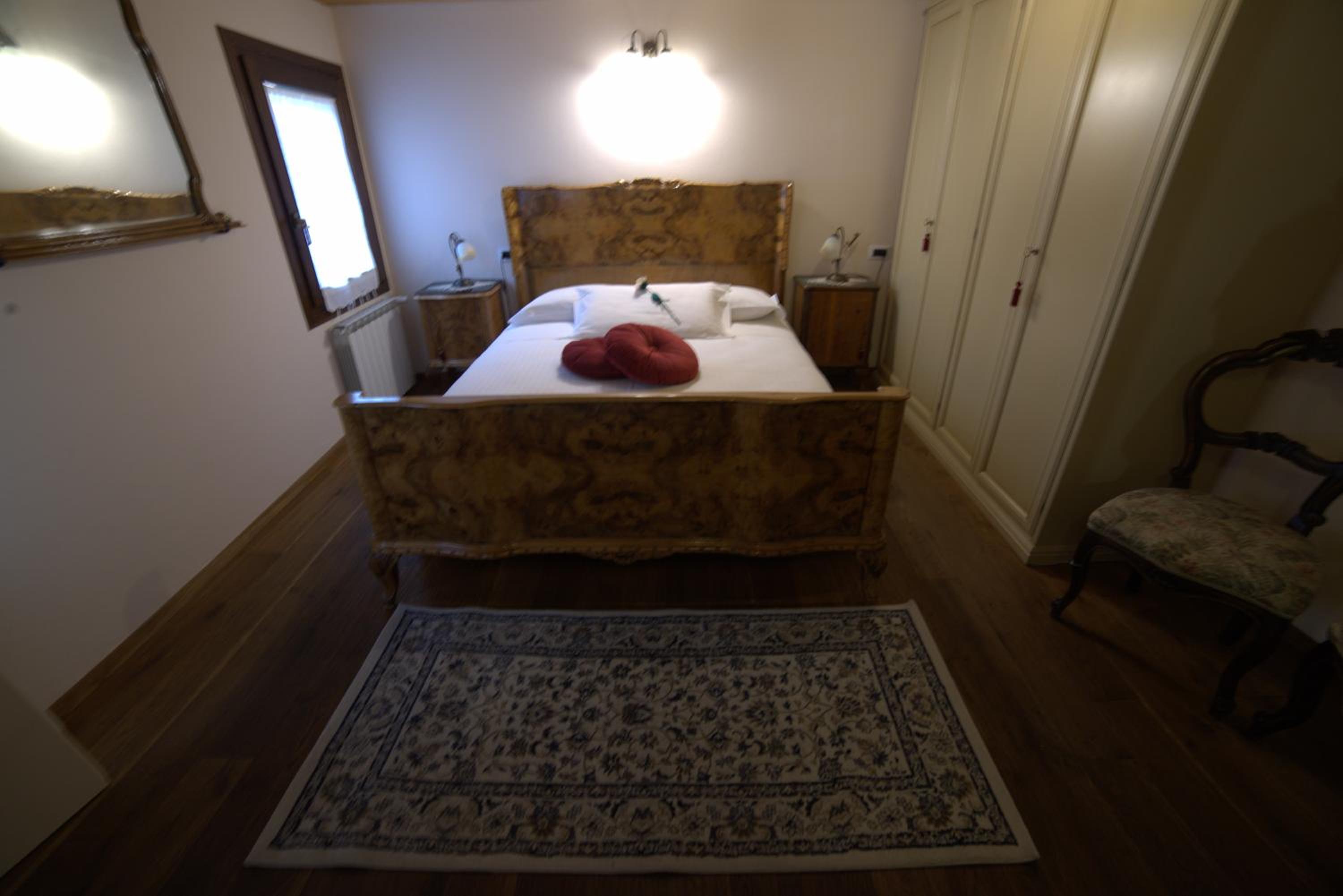 Double Room with Private Bathroom - Photo 7