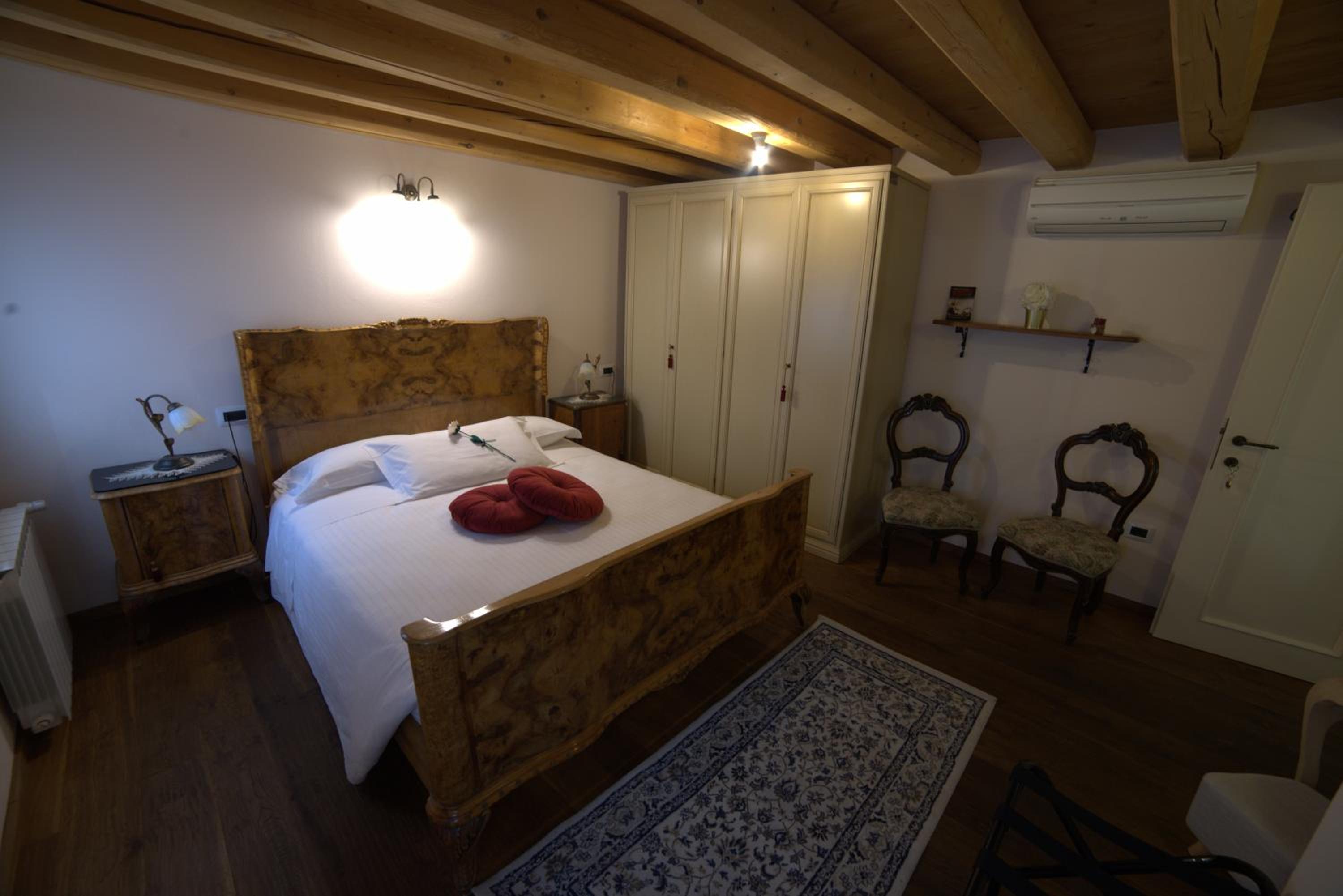 Double Room with Private Bathroom - Photo 5