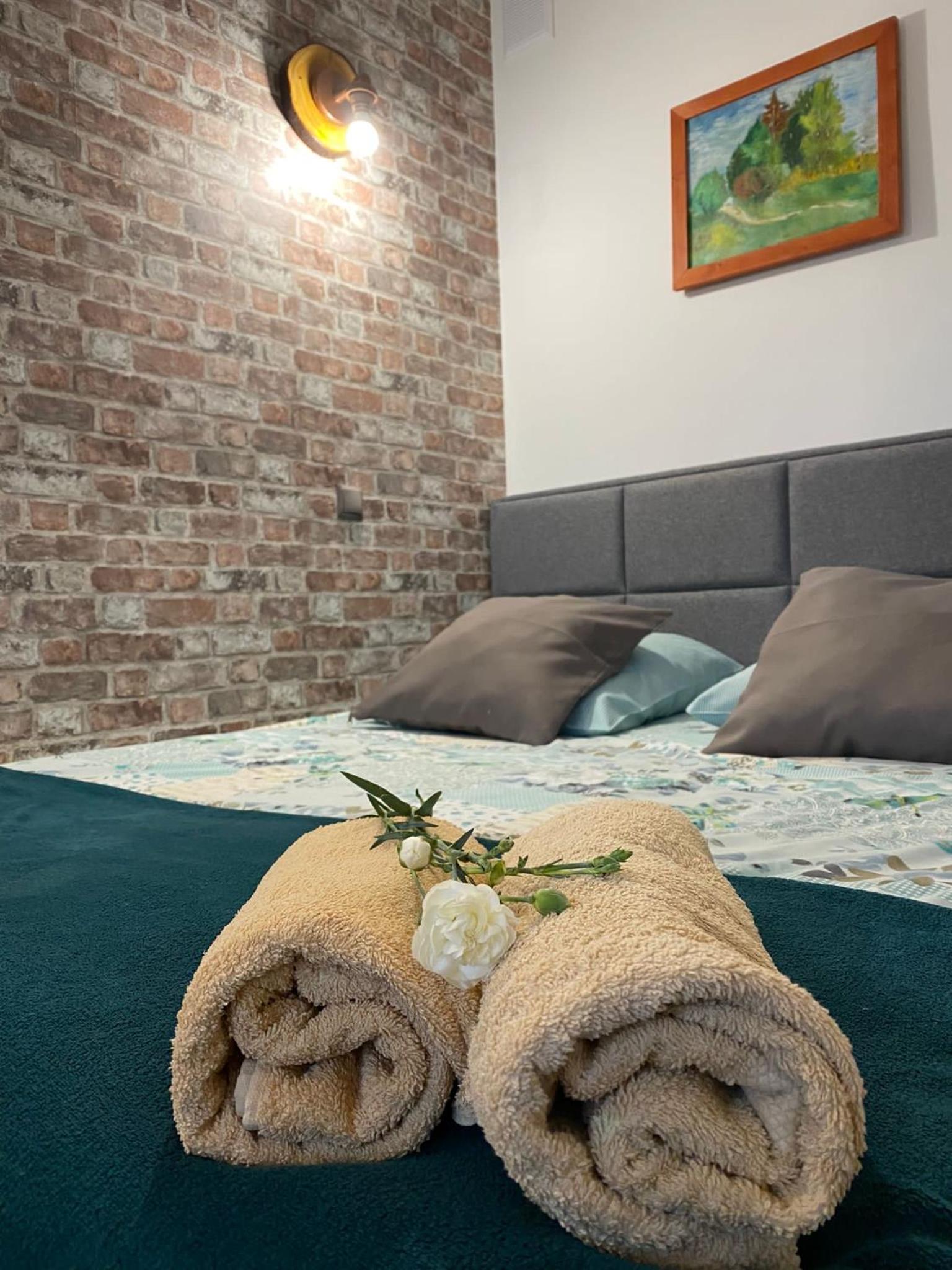 Double or Twin Room with Private Bathroom photo 3