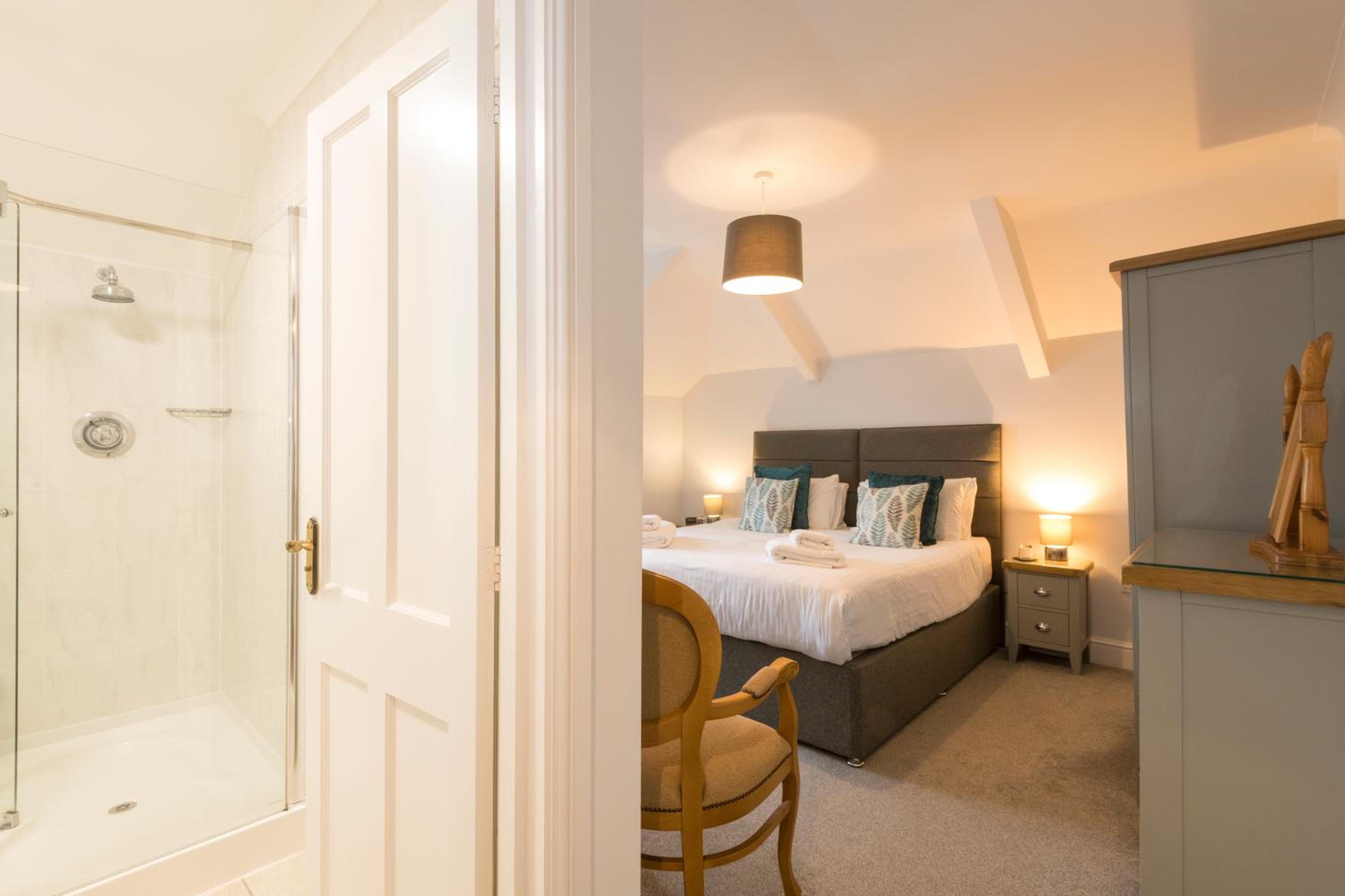 Double Room with Double Bed and Sea View - Non-Smoking photo 3