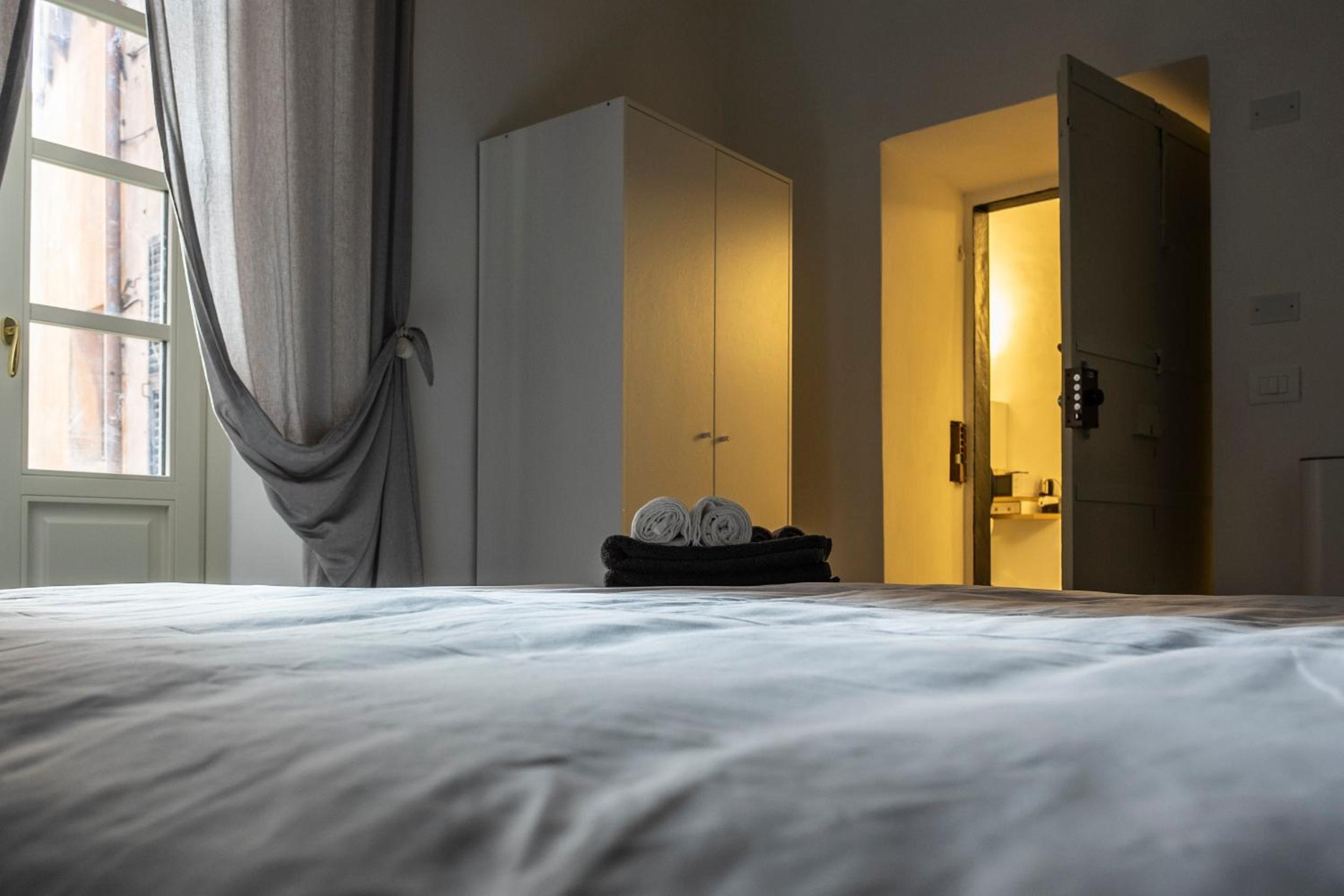 King Room with Balcony photo 2