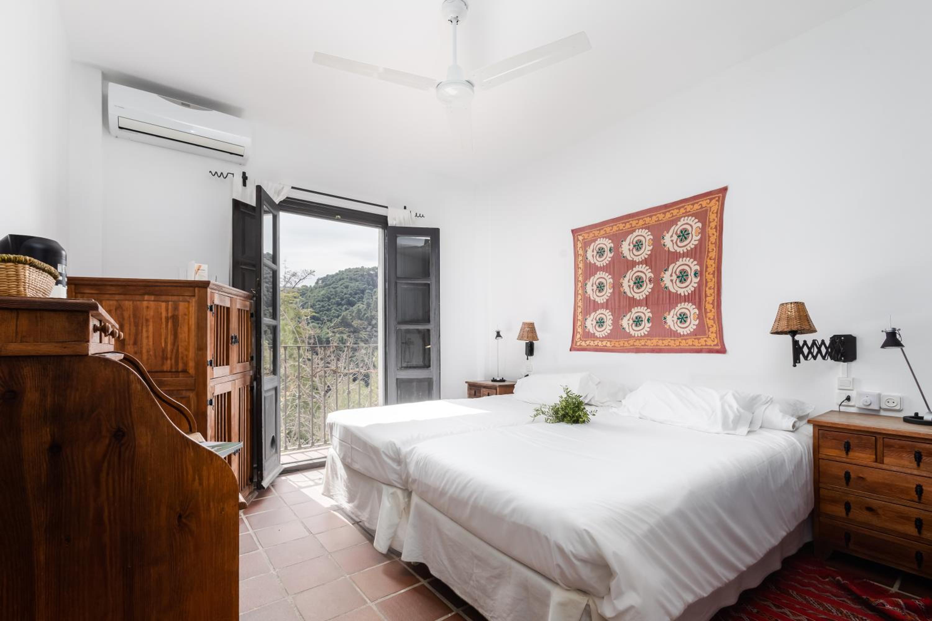 Double or Twin Room - Photo 2
