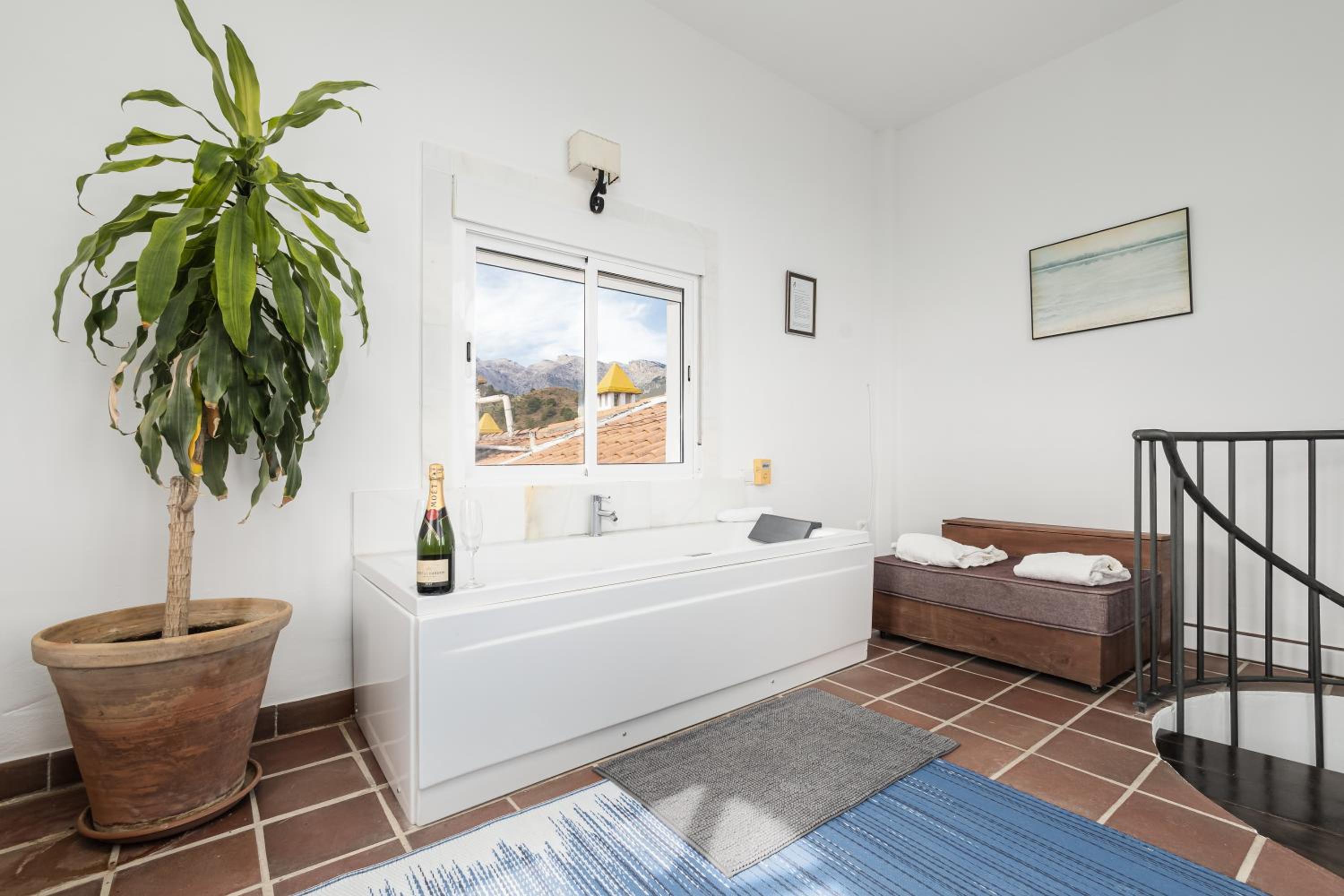 Classic Suite - Photo 9