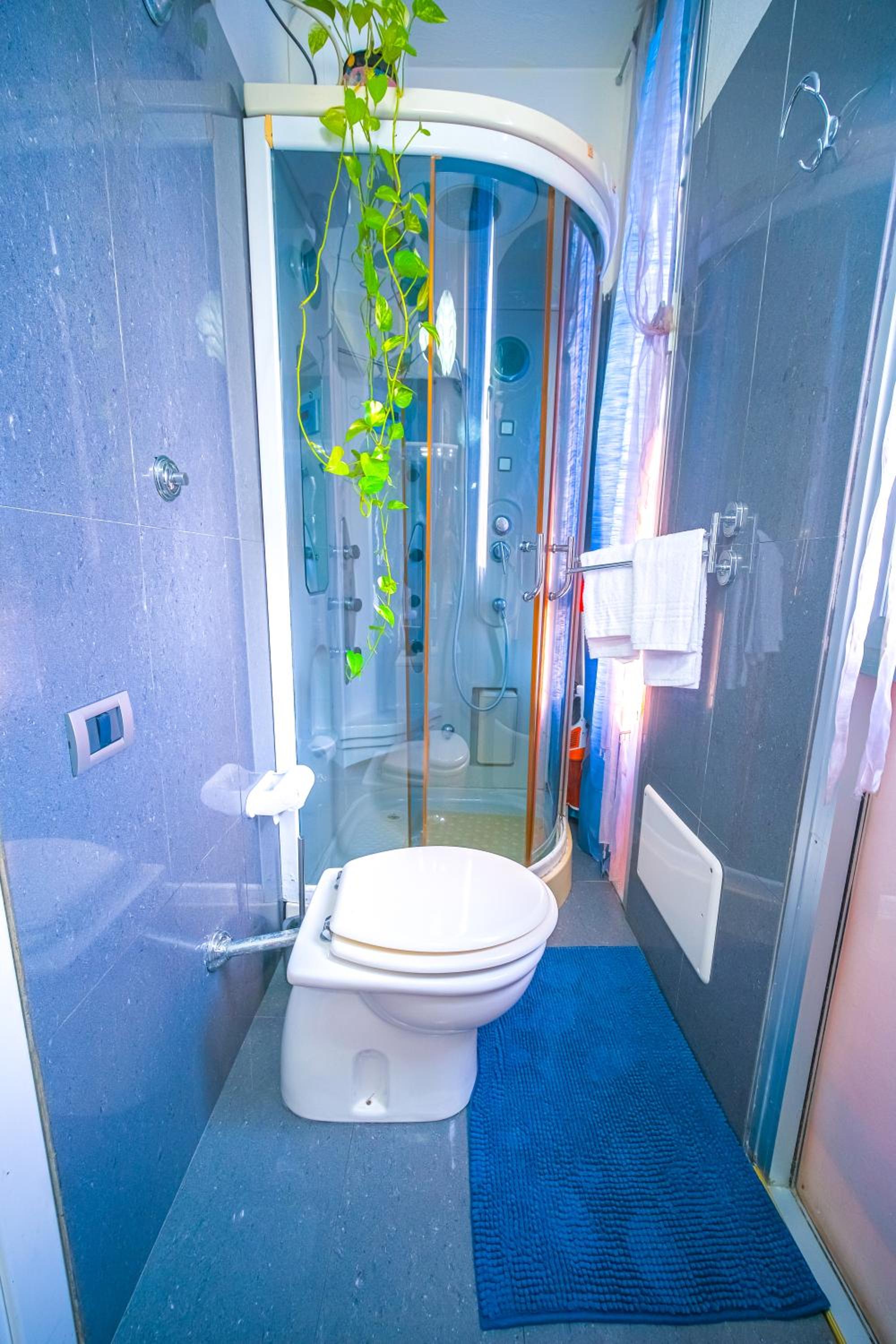 One-Bedroom Apartment - Photo 16
