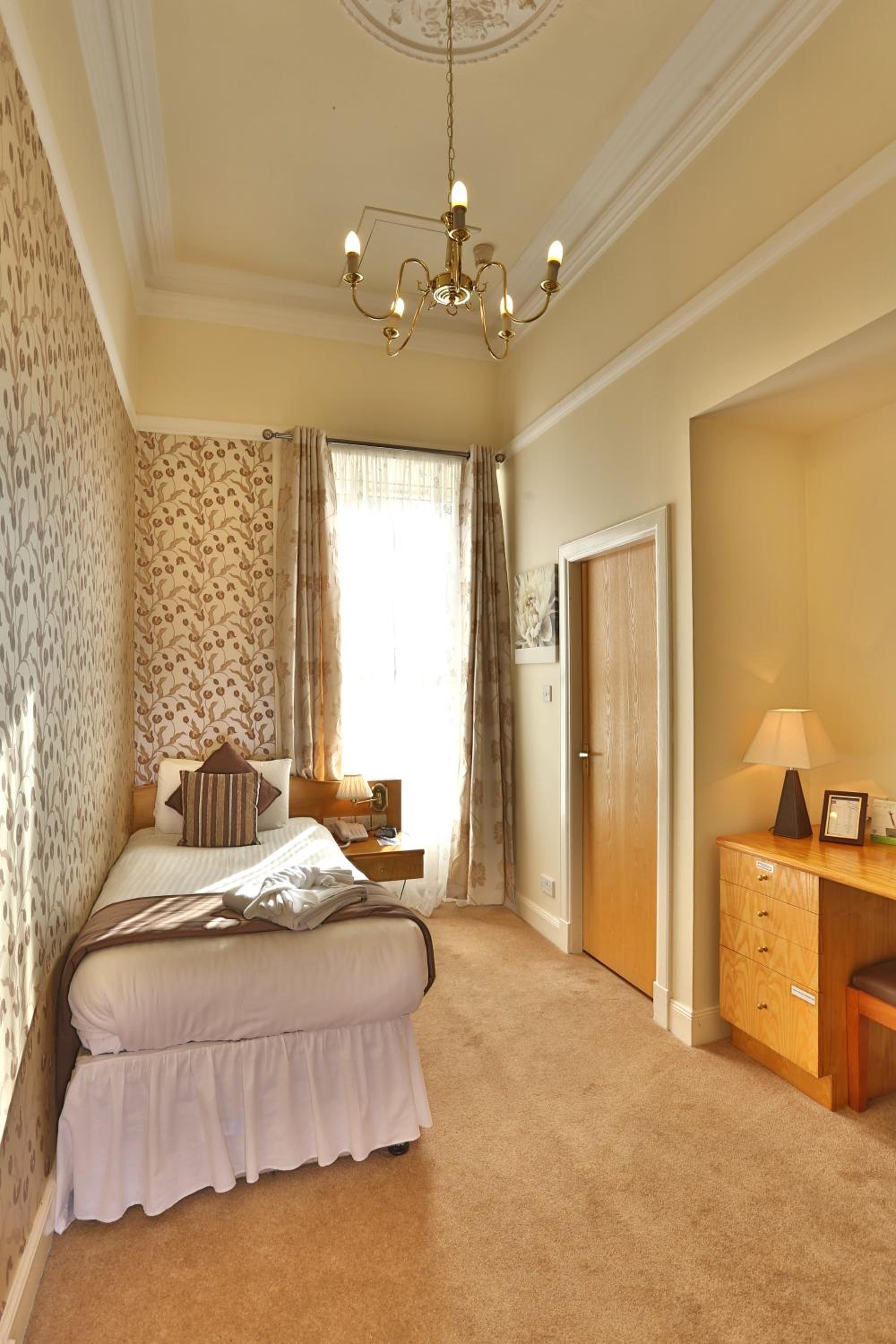 Standard Single Room - Non-Smoking - Photo 4