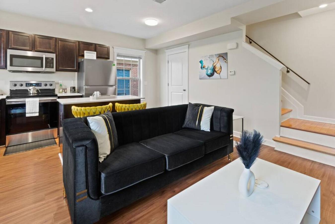 Apartment photo 2