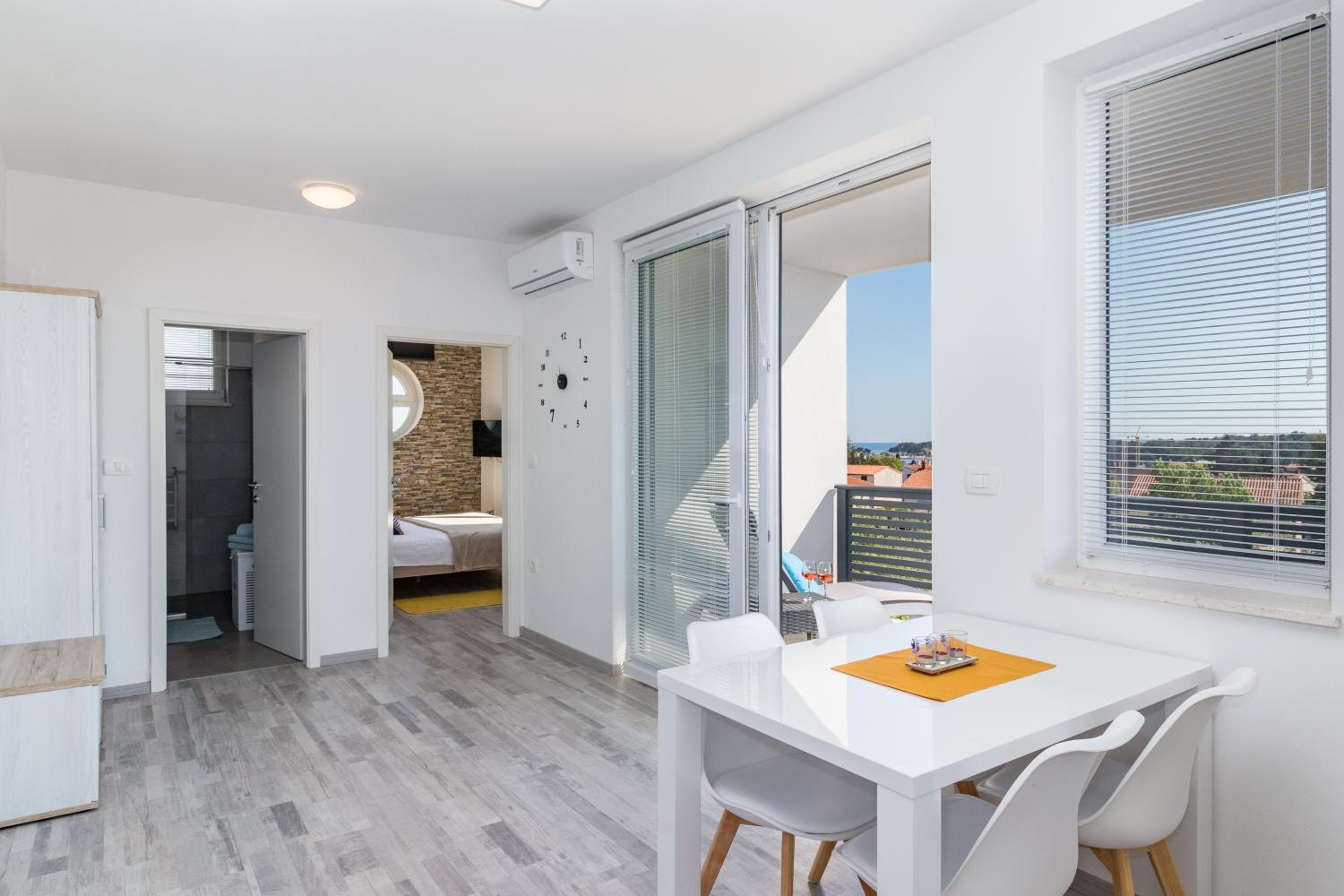 Apartment with Sea View photo 2
