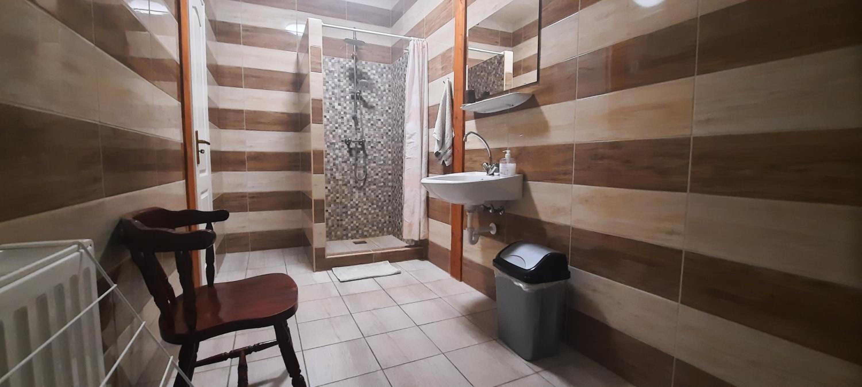 Double Room with Shared Bathroom photo 2