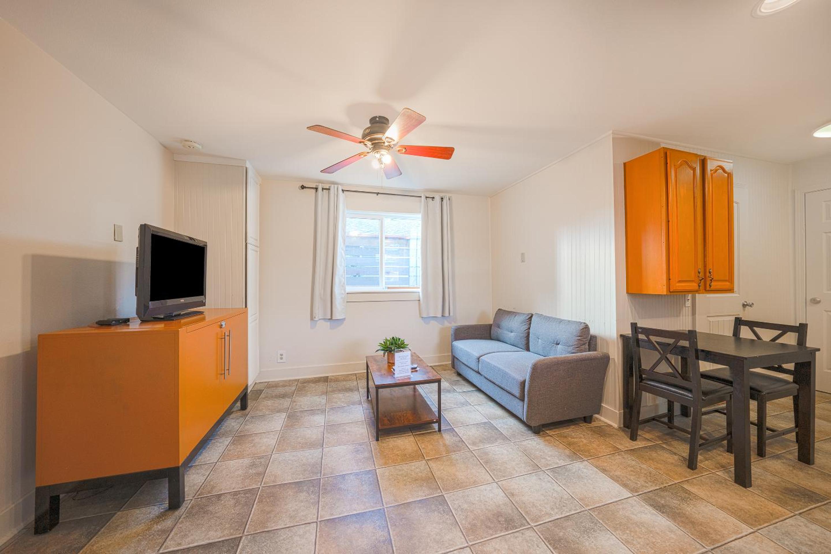 2 Bedroom Suite - Photo 6