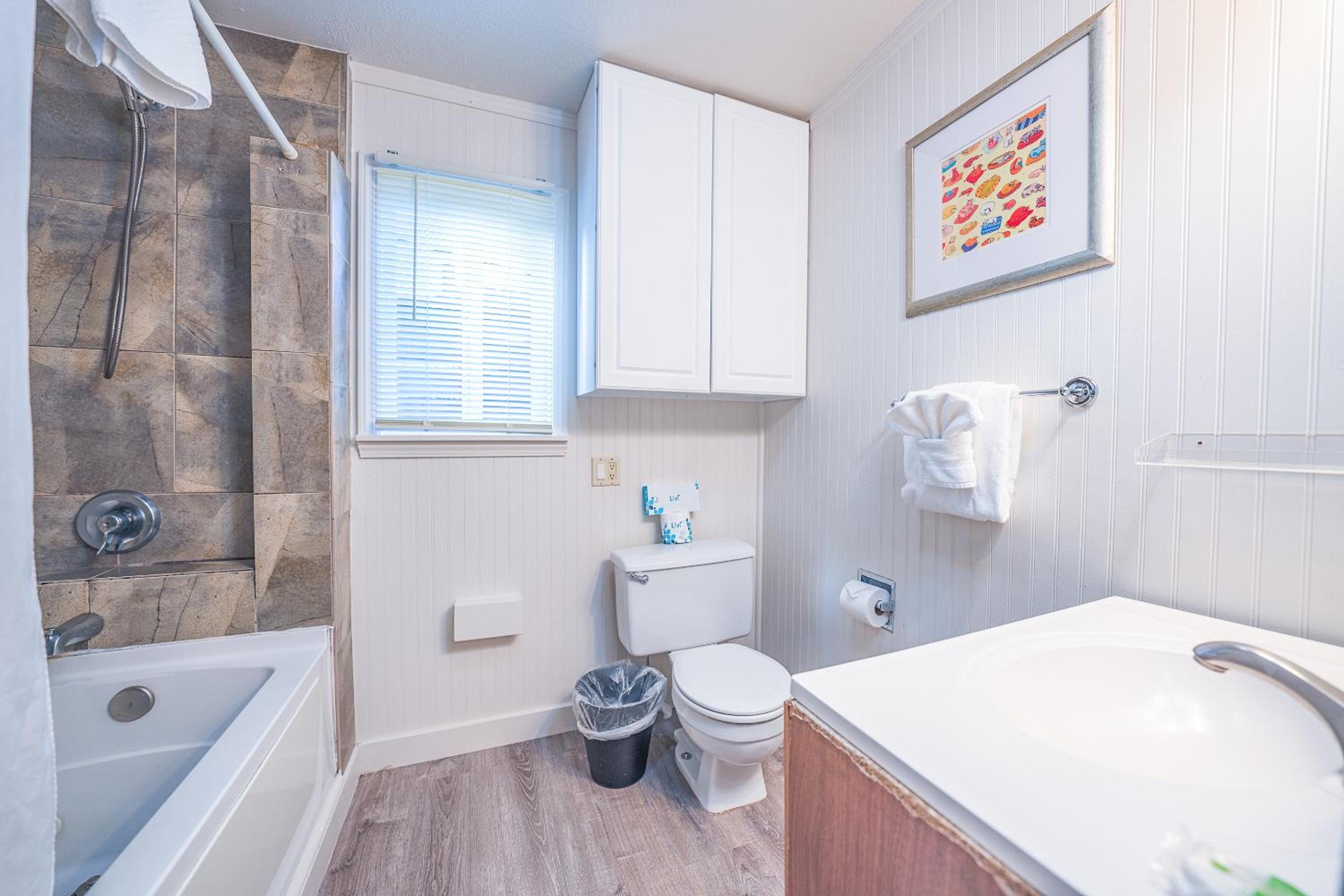 2 Bedroom Suite - Photo 7