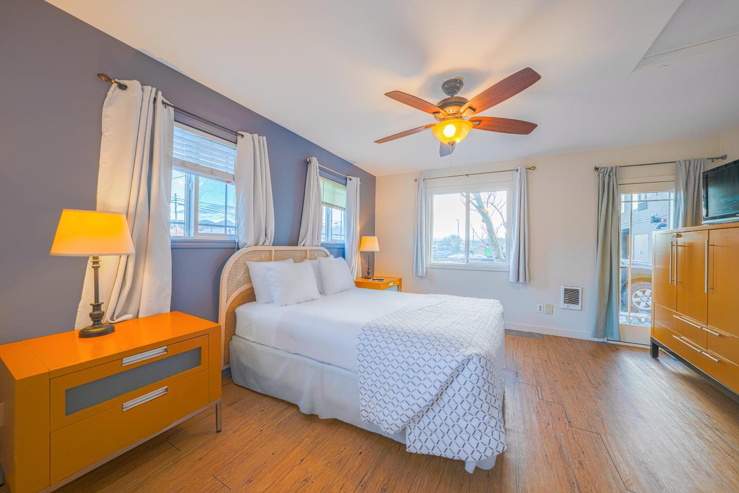 2 Bedroom Suite - Photo 11