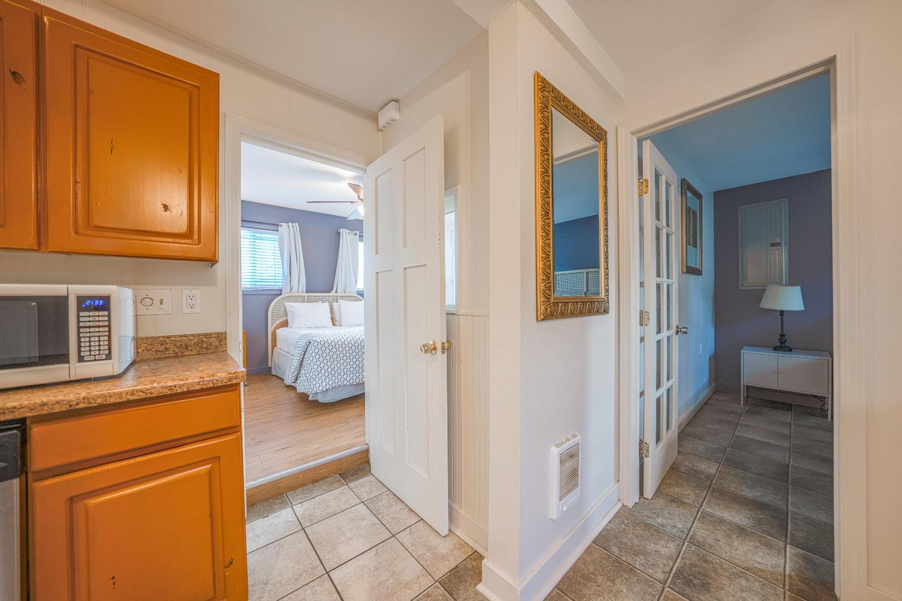 2 Bedroom Suite - Photo 16