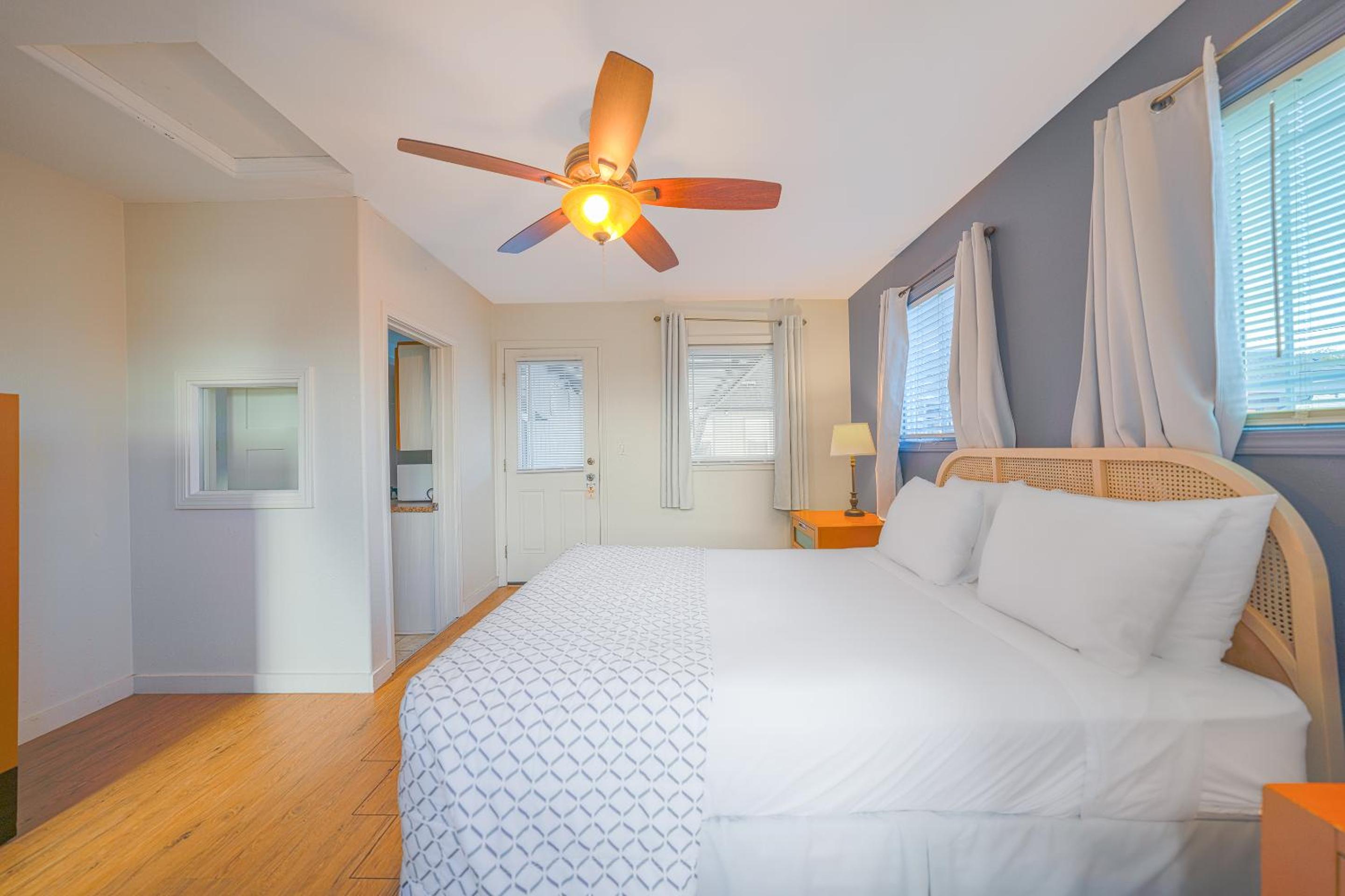 2 Bedroom Suite - Photo 19