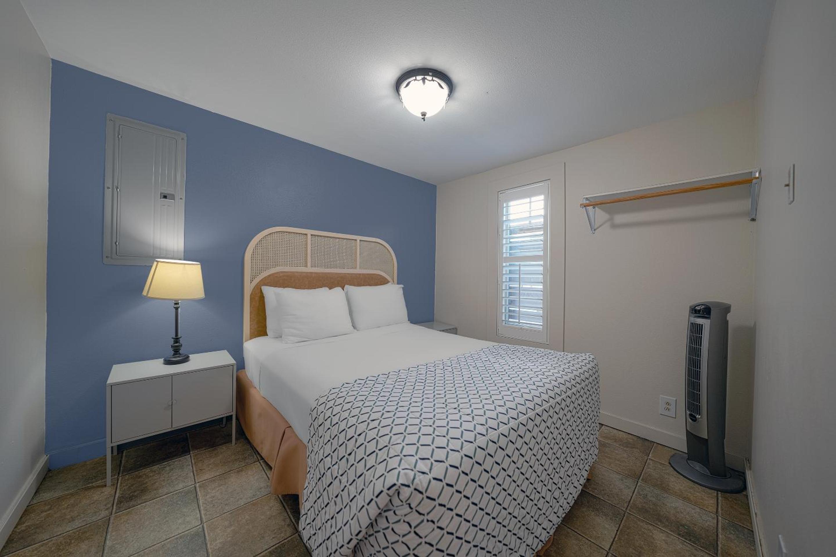 2 Bedroom Suite - Photo 5