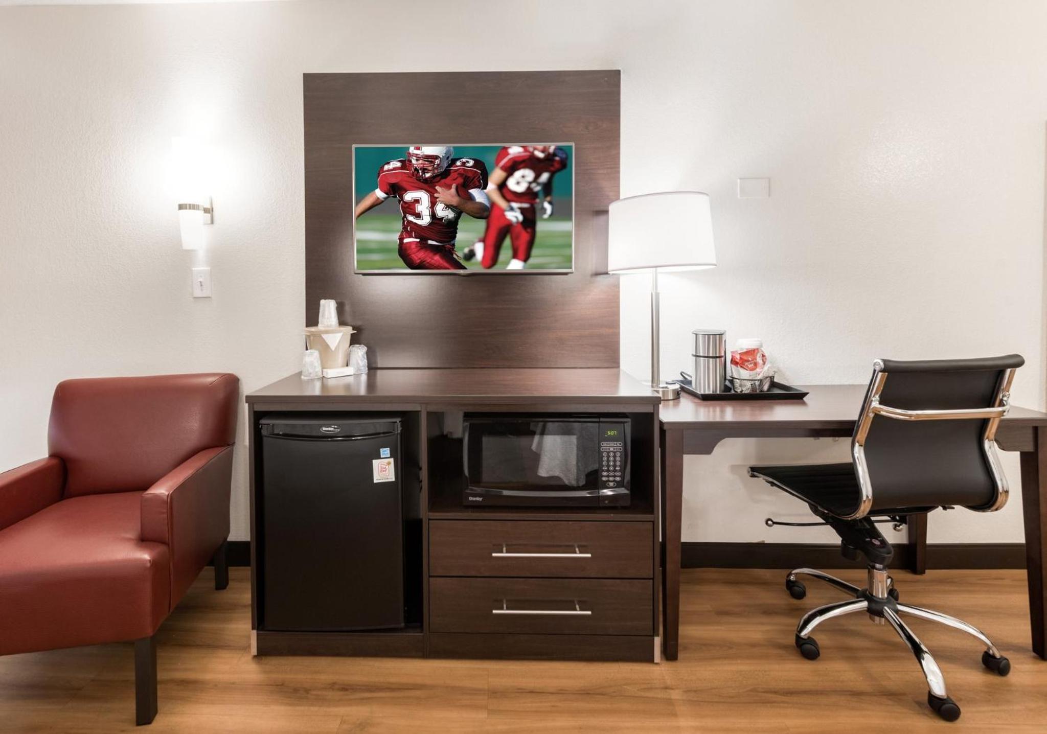 Premium Room with Two Queen Beds Smoke Free (Upgraded Bedding and Snack Box) photo 3