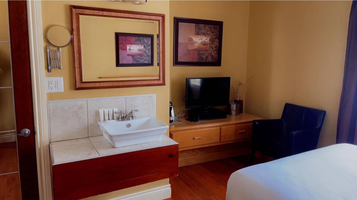 Queen Room - Photo 5