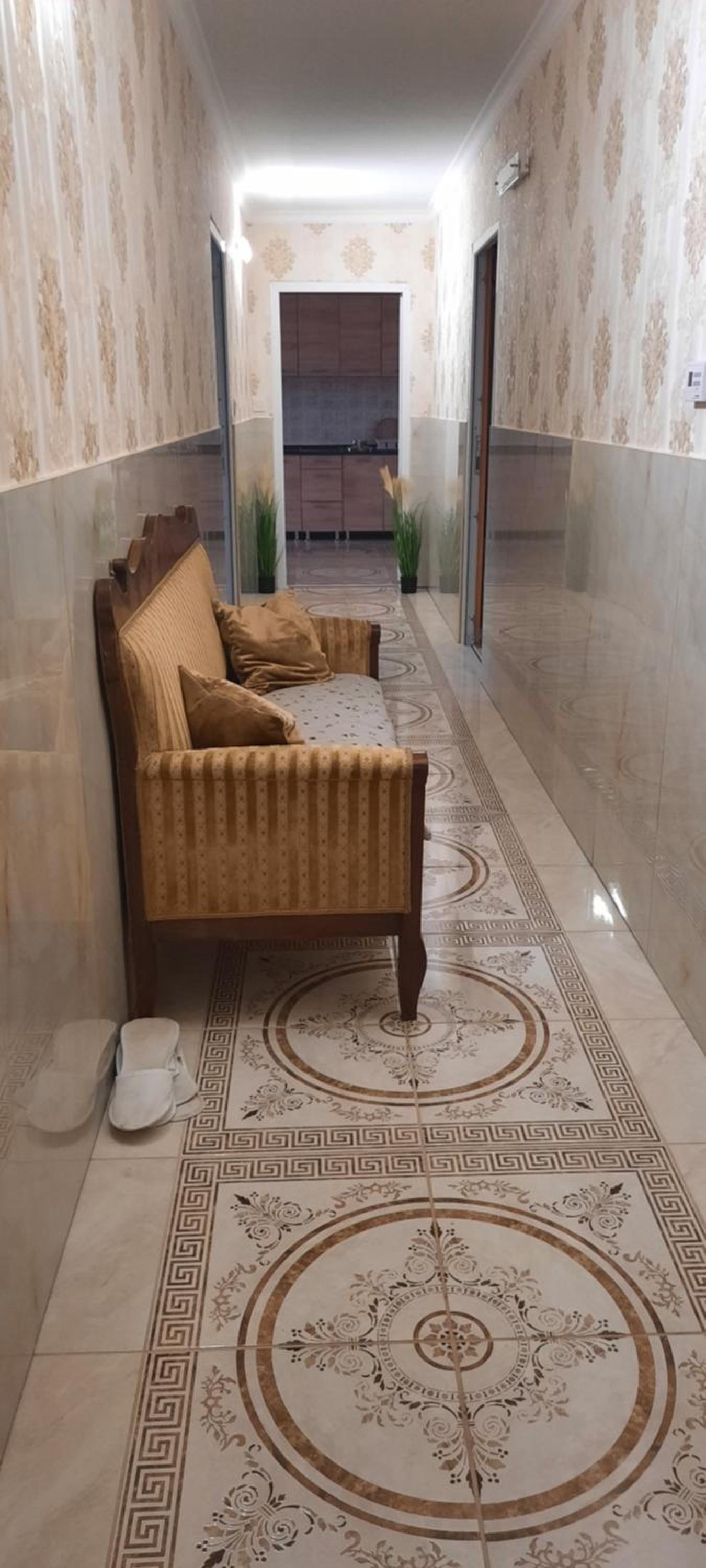 Family Room with Private Bathroom - Photo 4