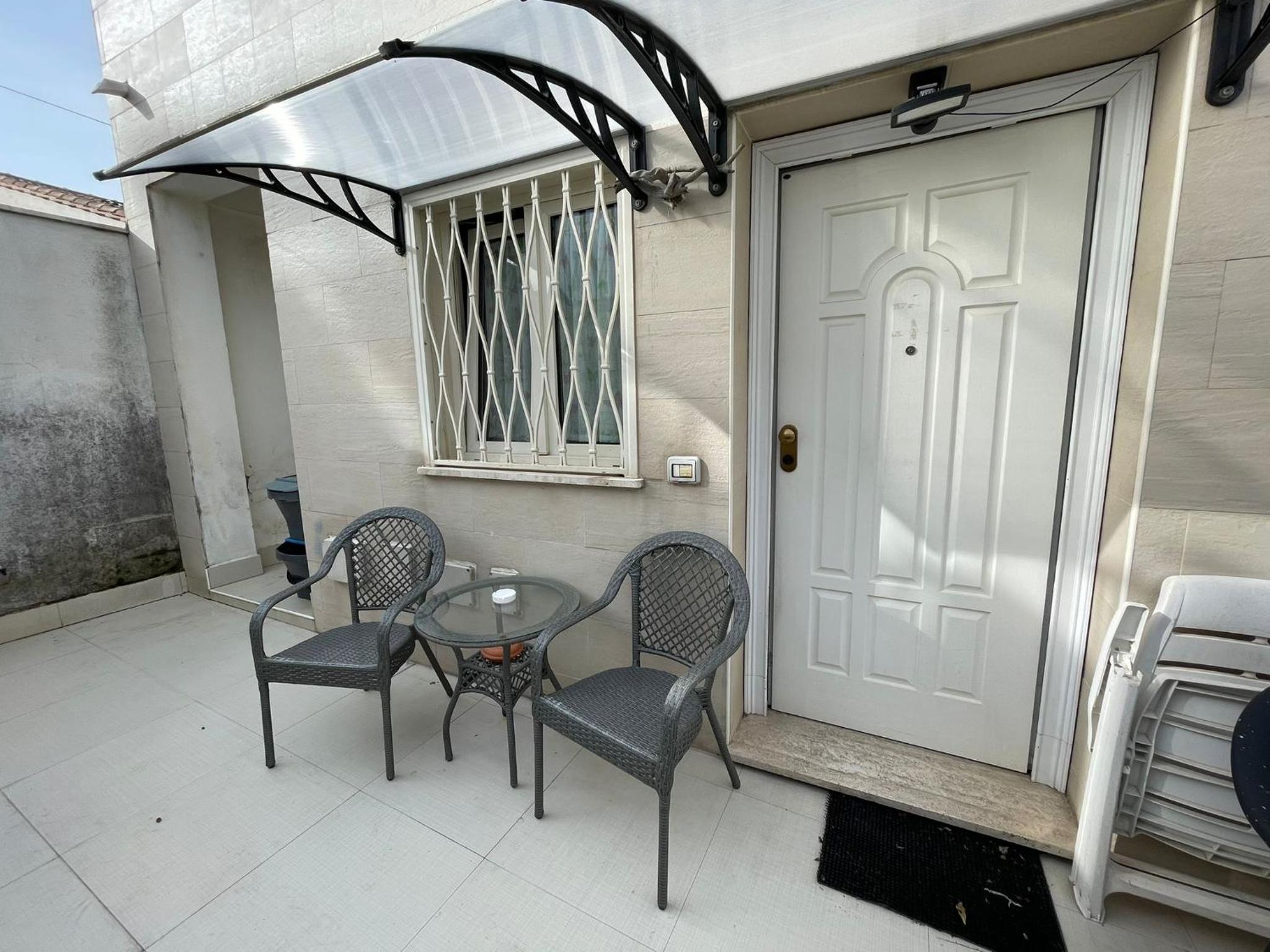 One-Bedroom House photo 2