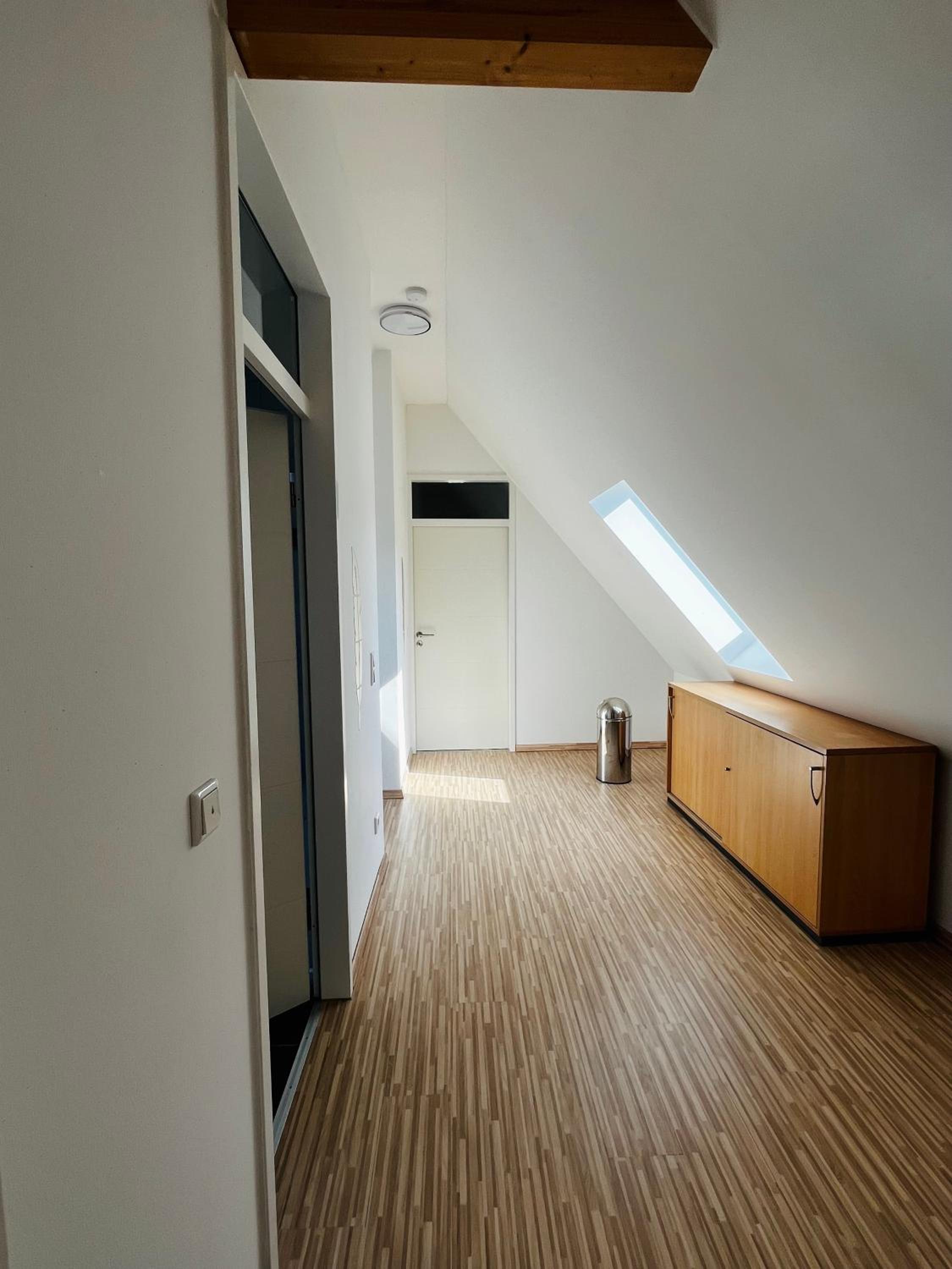 Small Single Room photo 1