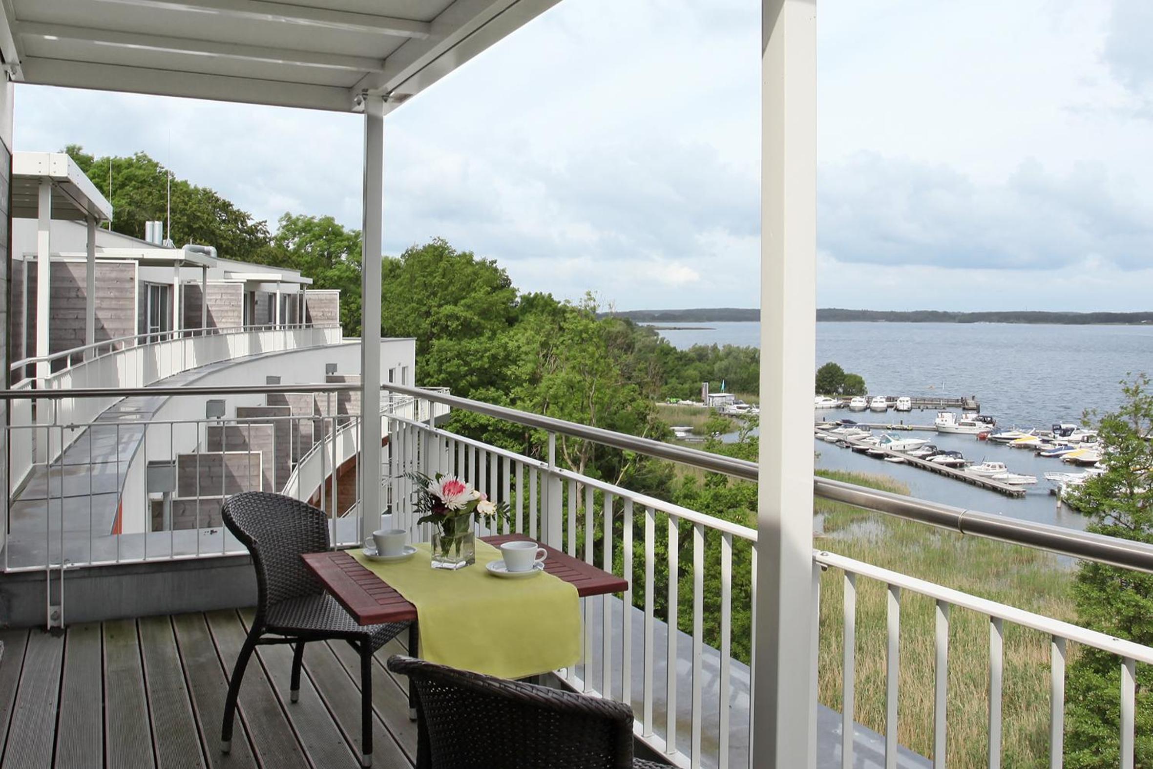 Executive Suite with Lake View - Photo 5