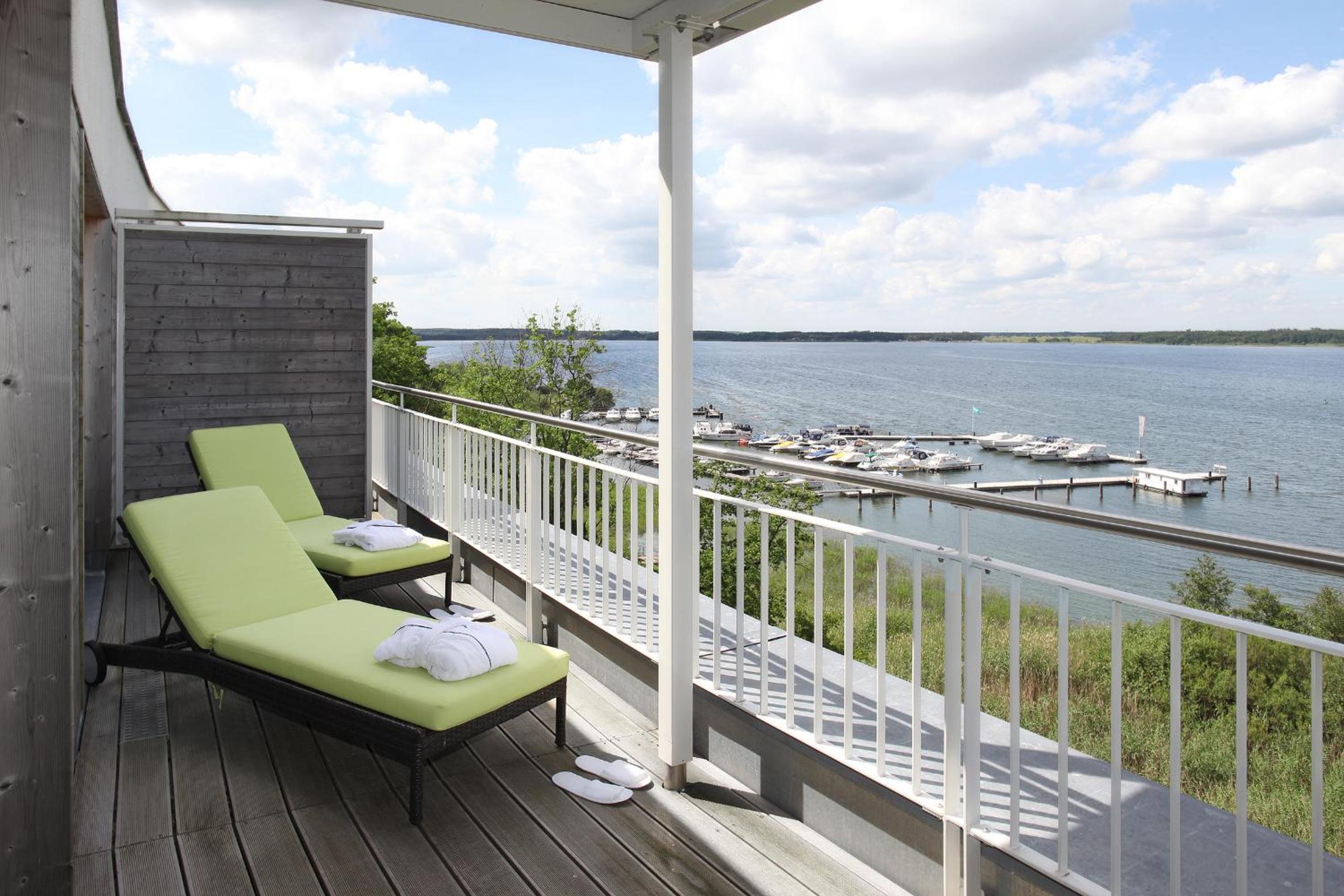 Penthouse Suite with Lake View - Photo 6