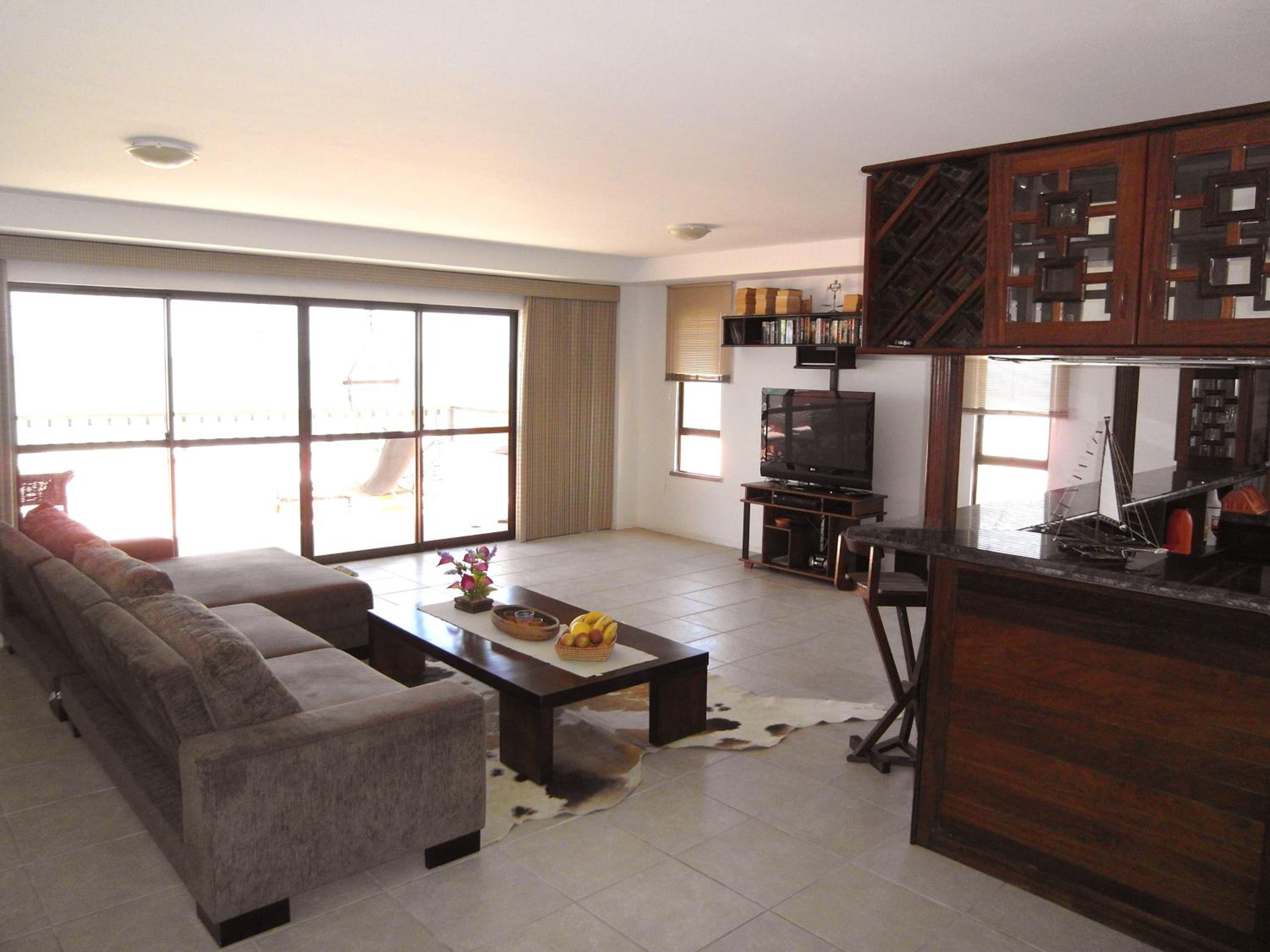 Two-Bedroom Apartment - One Queen Bed and Two single Beds photo 1
