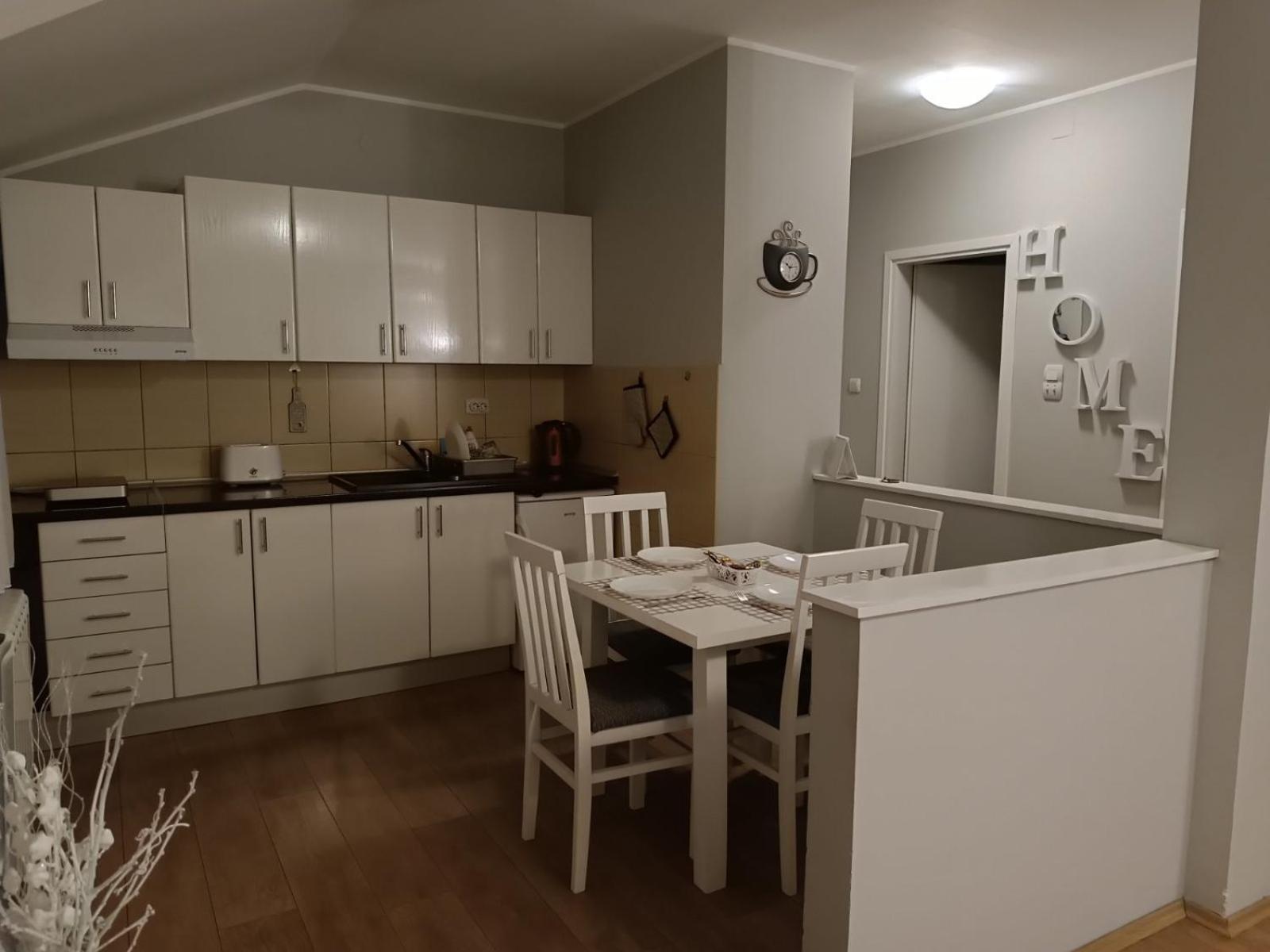 One-Bedroom Apartment photo 2