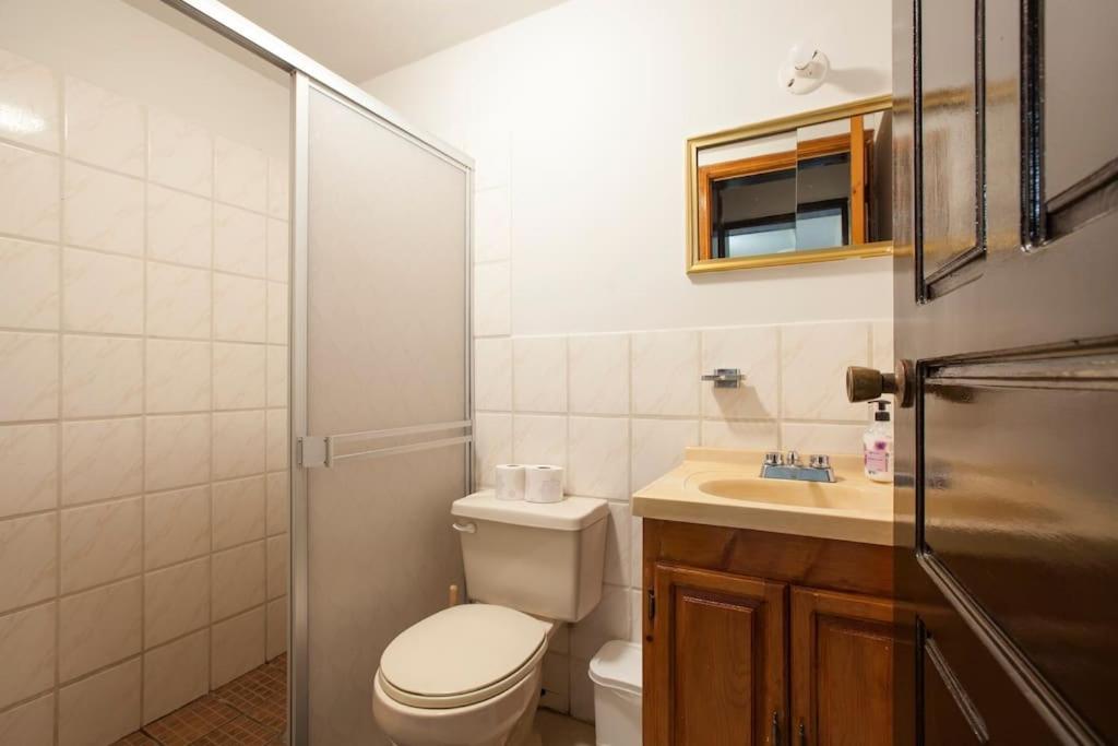 Three-Bedroom House photo 2