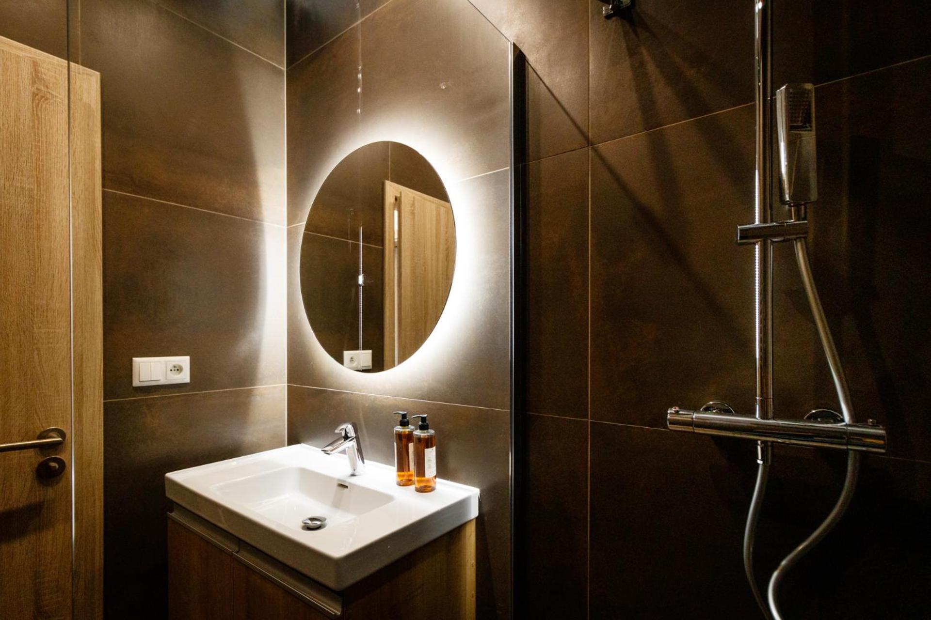 One-Bedroom Apartment - Photo 25