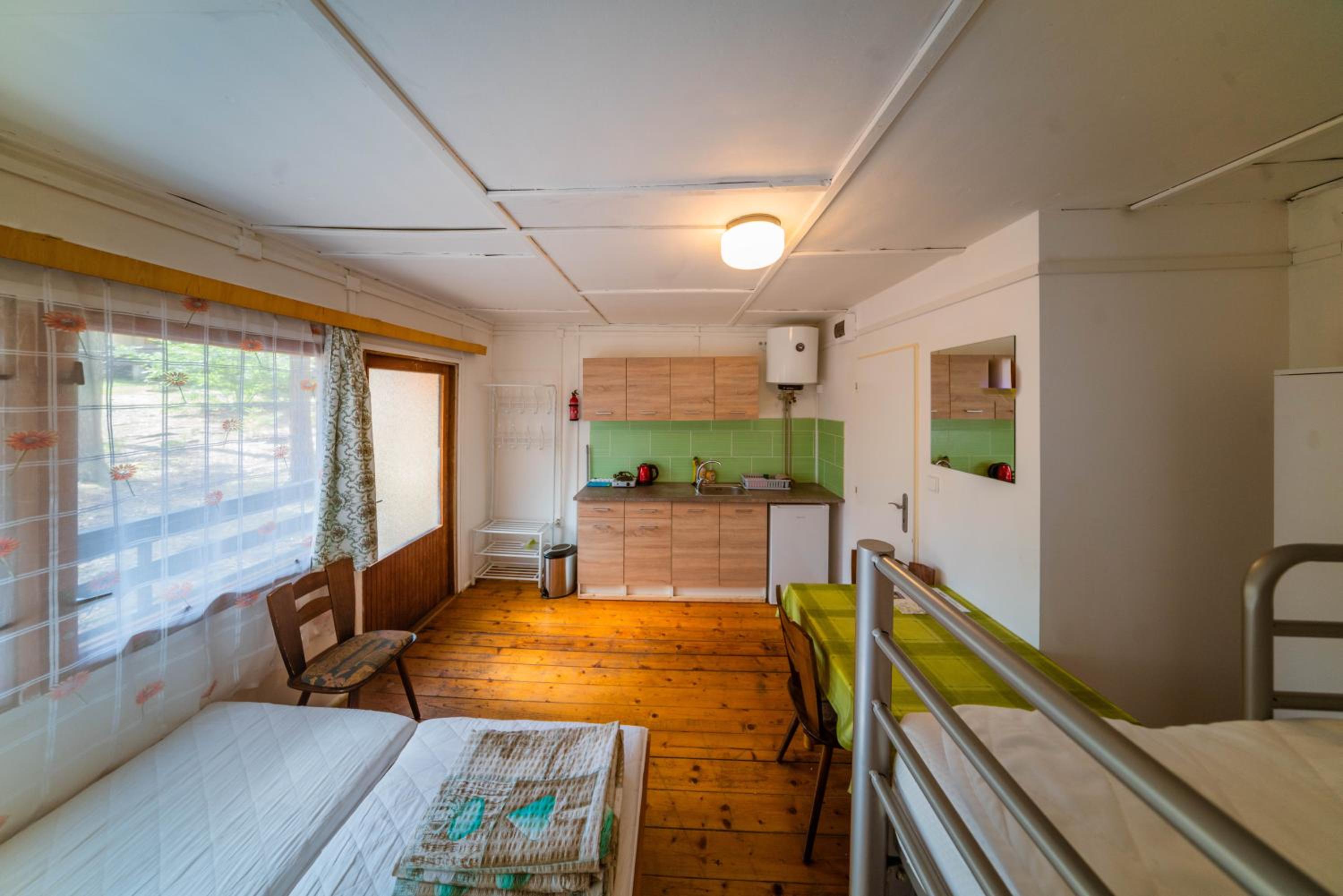 Mobile Home photo 3