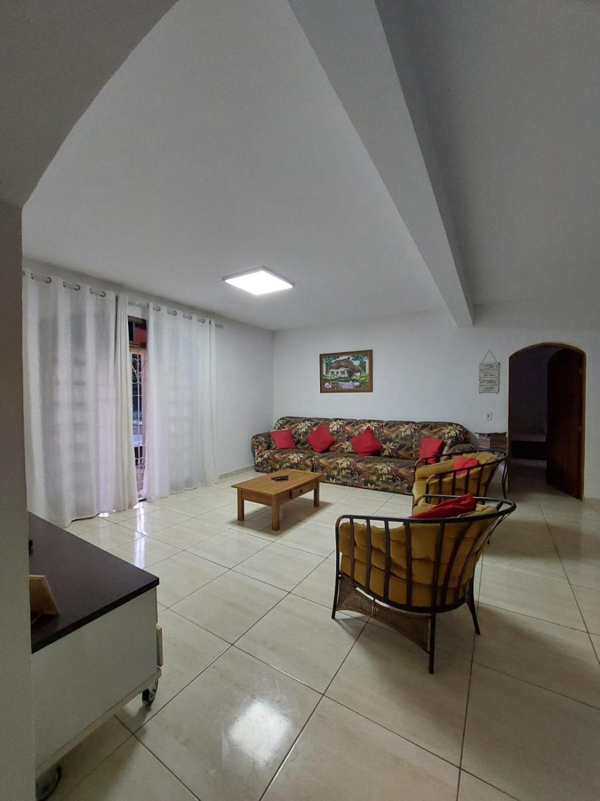 Six-Bedroom House photo 1