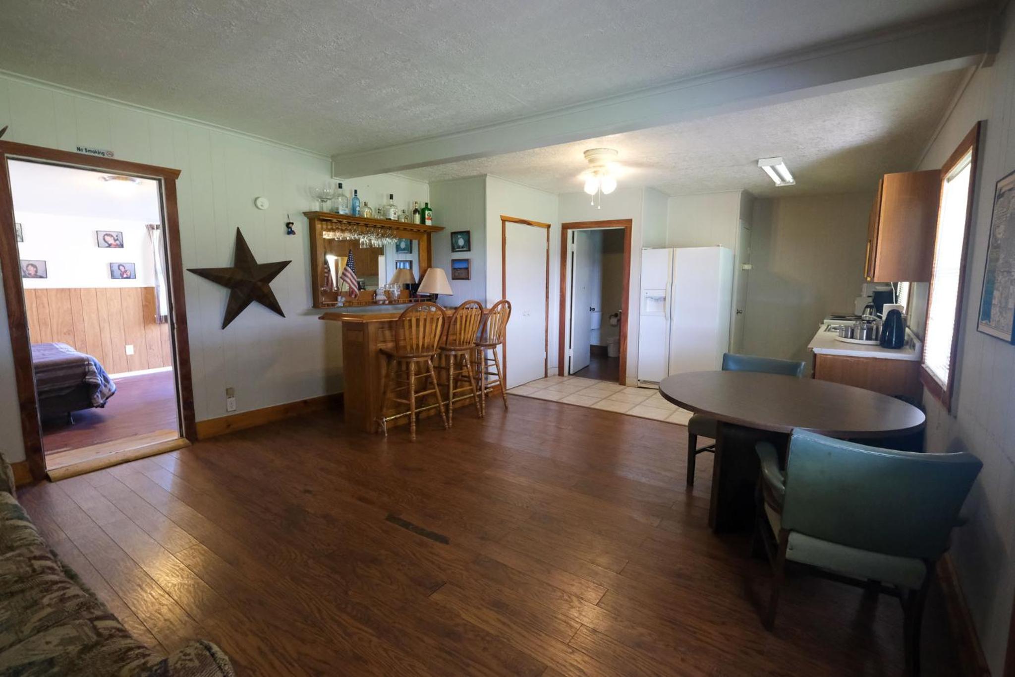 One-Bedroom House photo 1