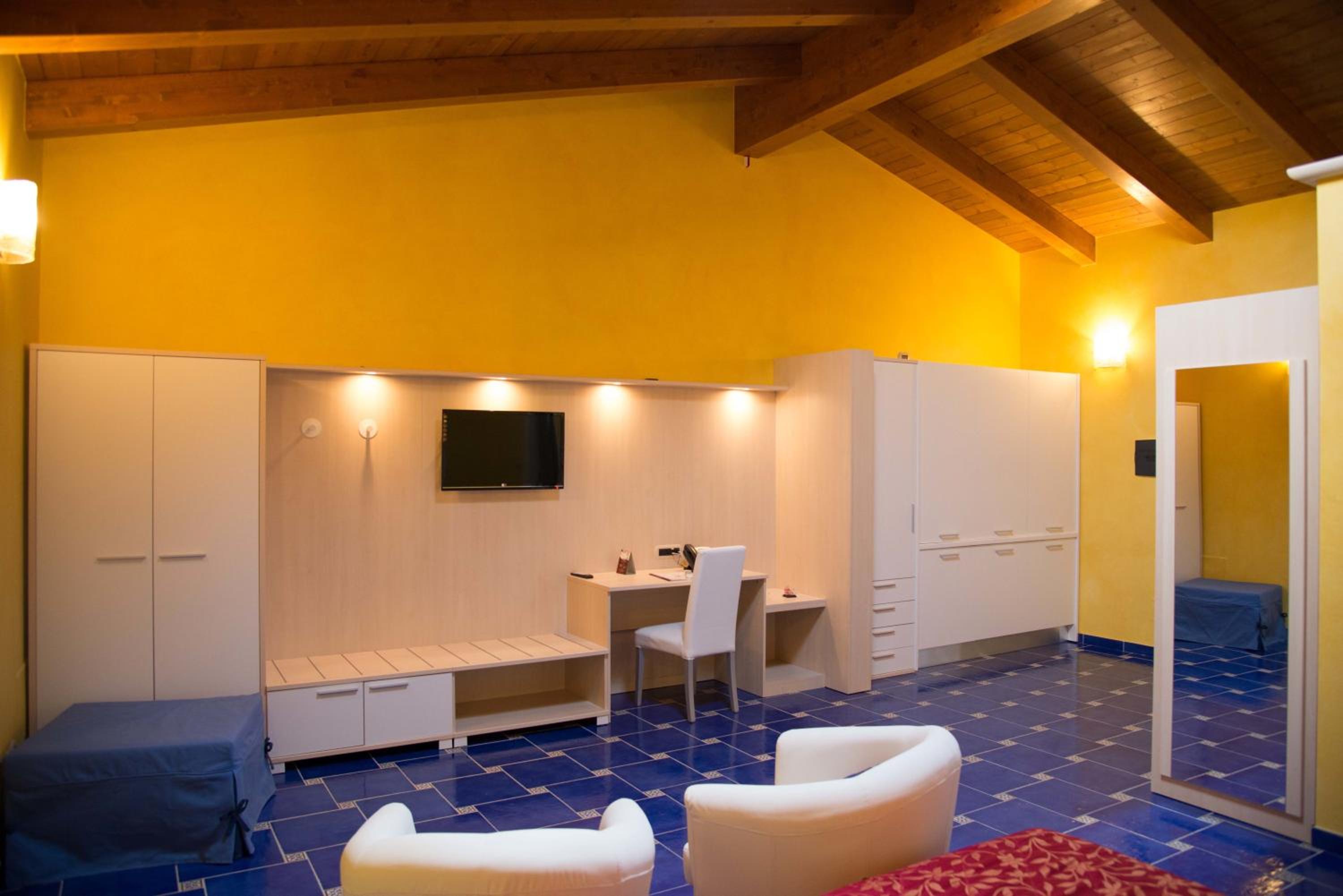 Double or Twin Room photo 2