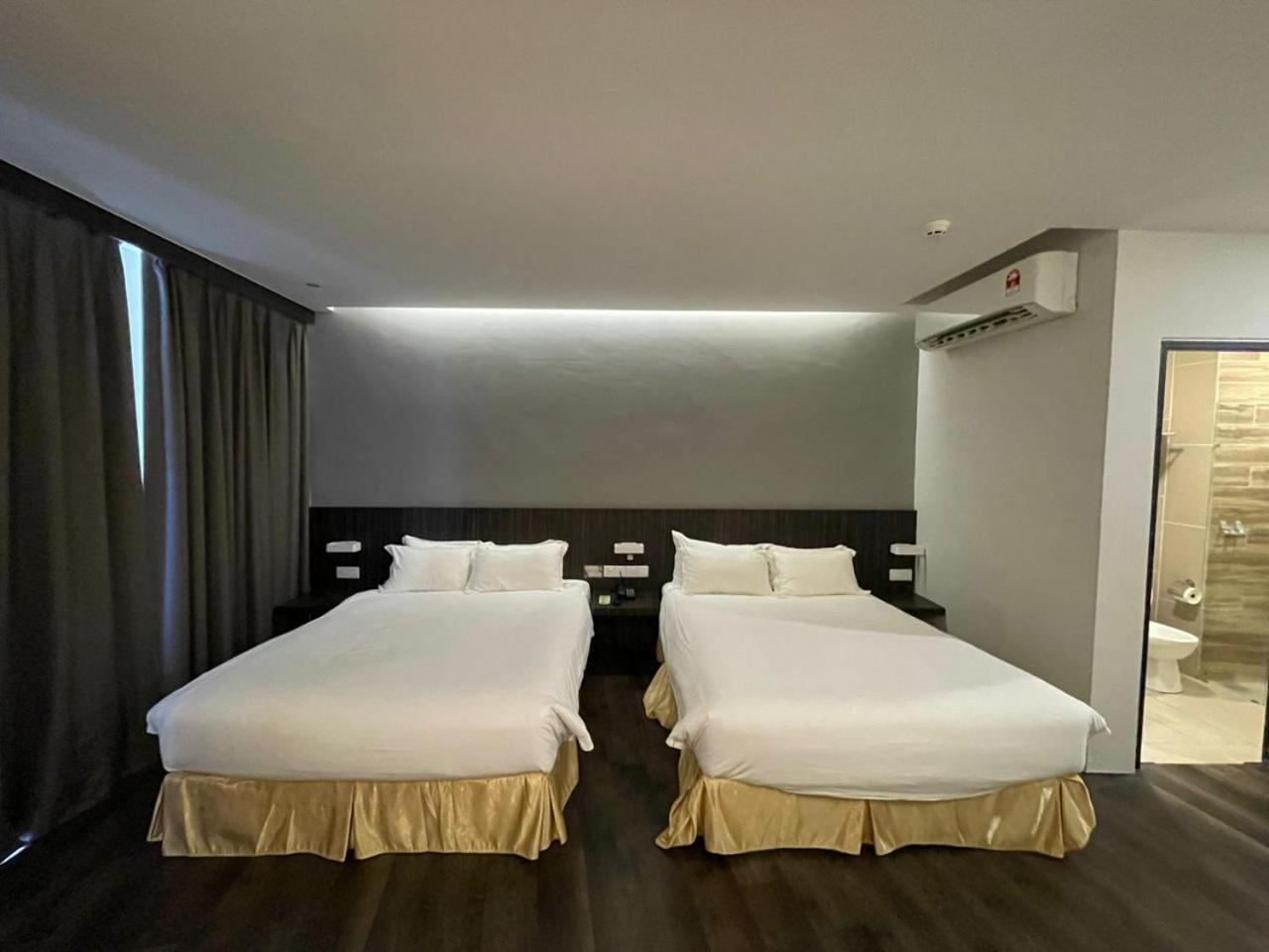 Deluxe Family Room photo 2