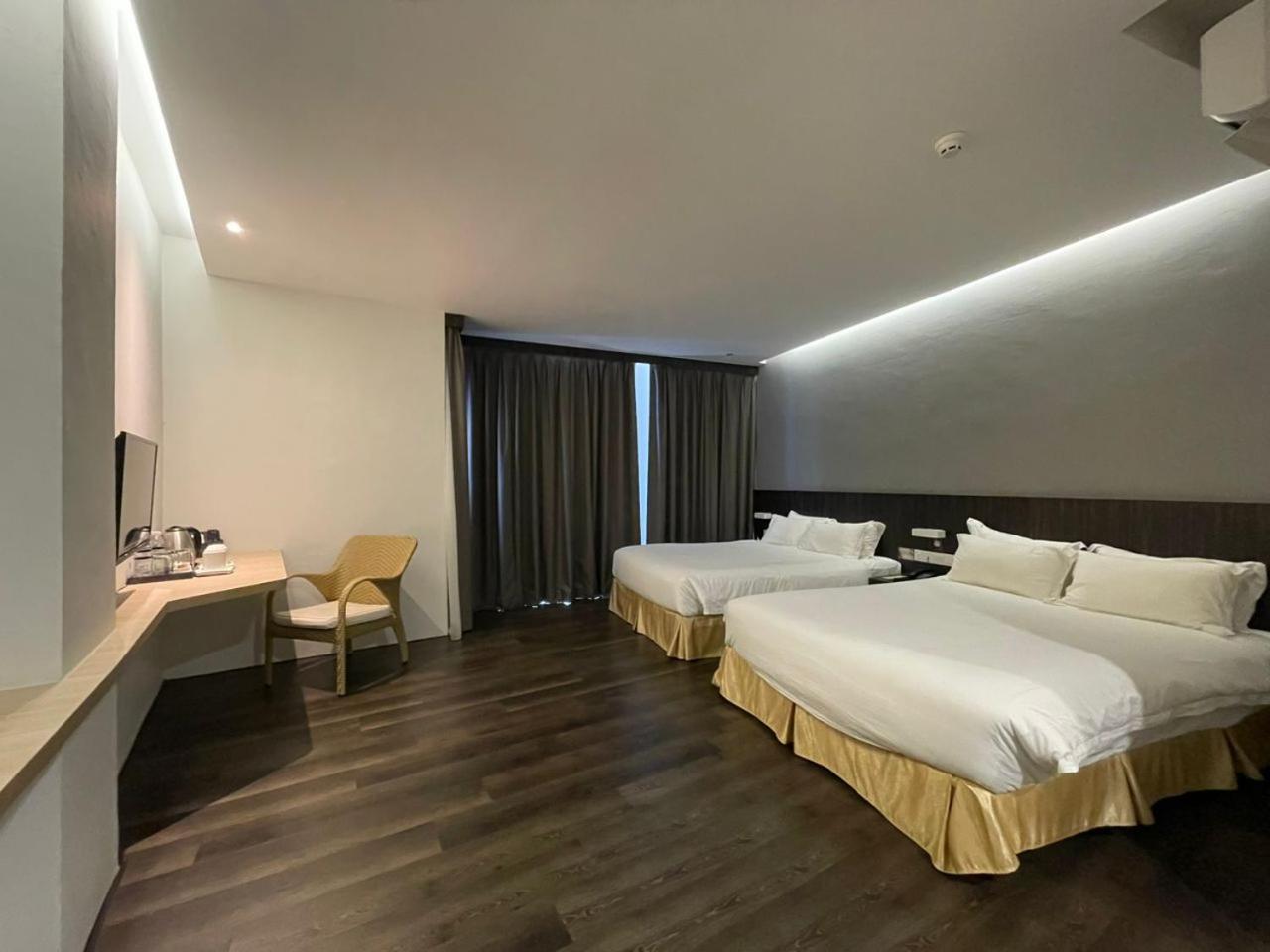 Deluxe Family Room