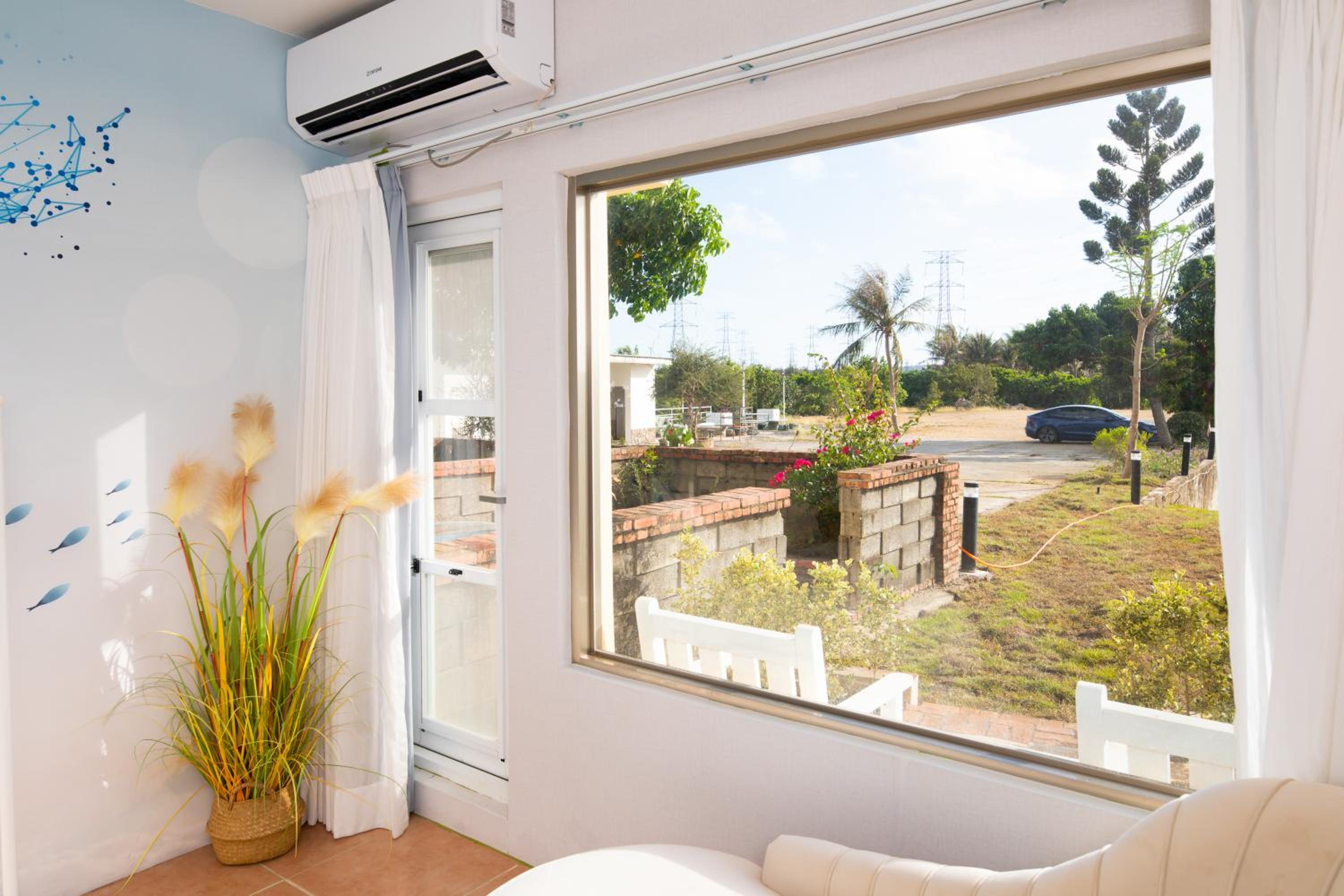 Quadruple Room with Lake View - Photo 7