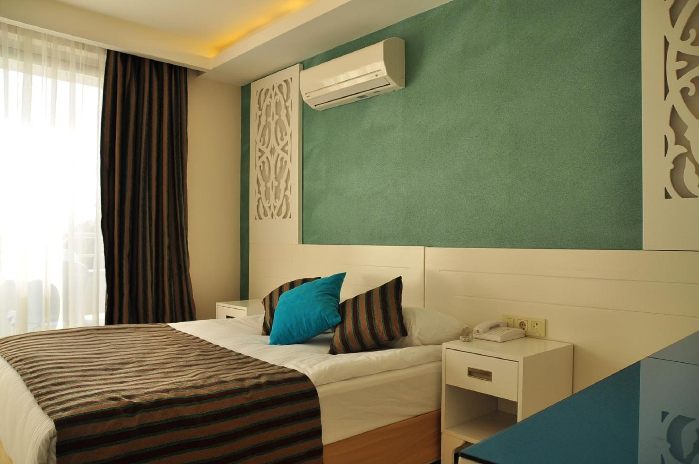 Standard Single Large Bed Room  photo 2