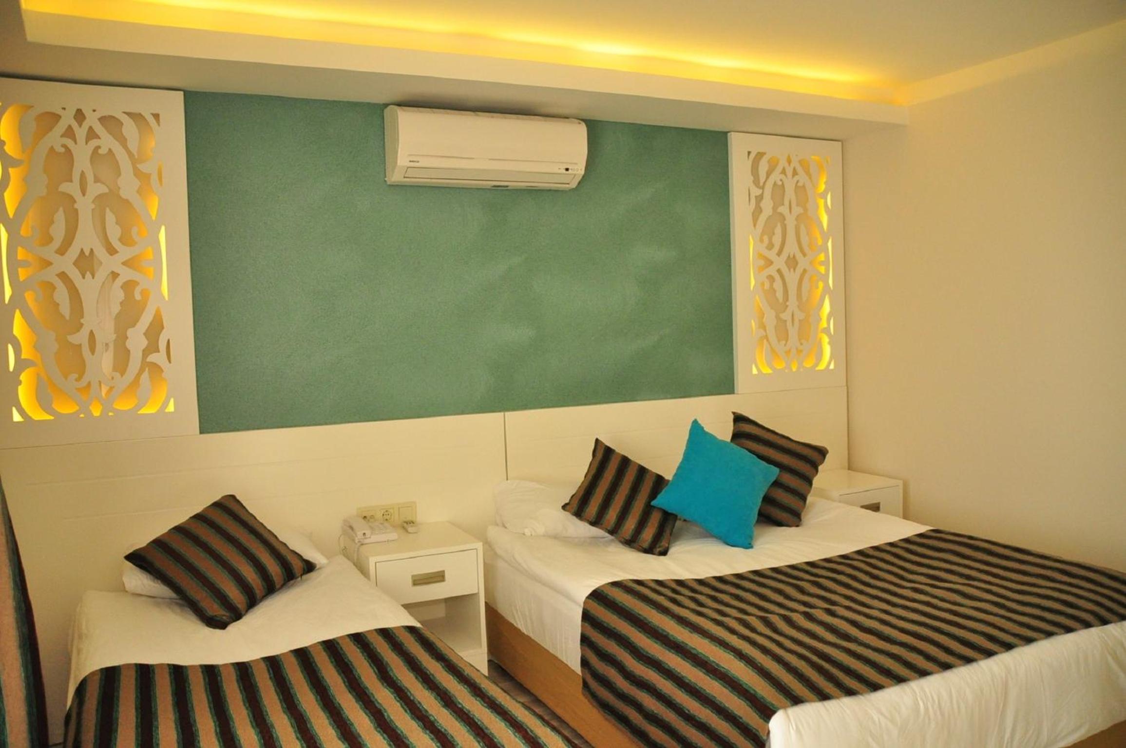 Standard Triple Room photo 2