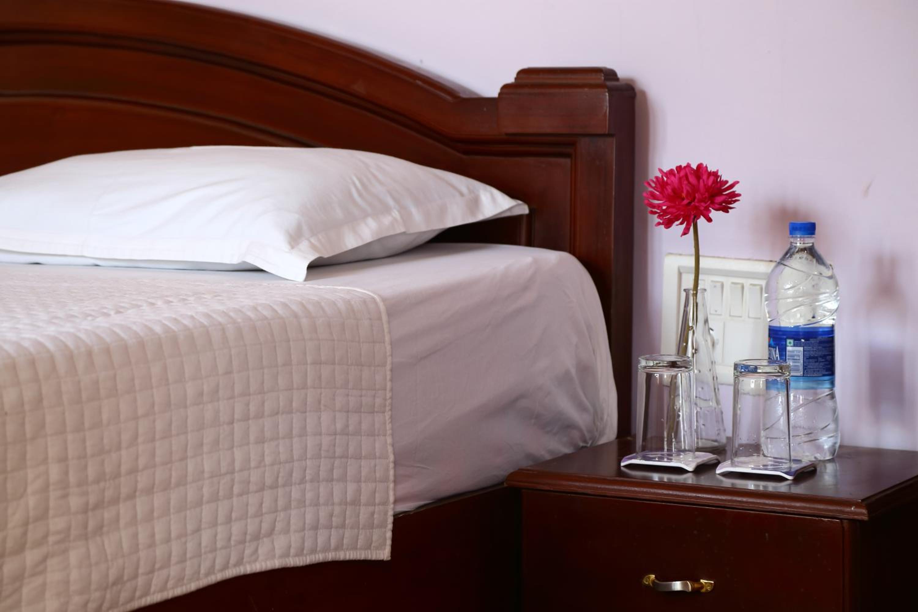 Queen Room - Photo 6