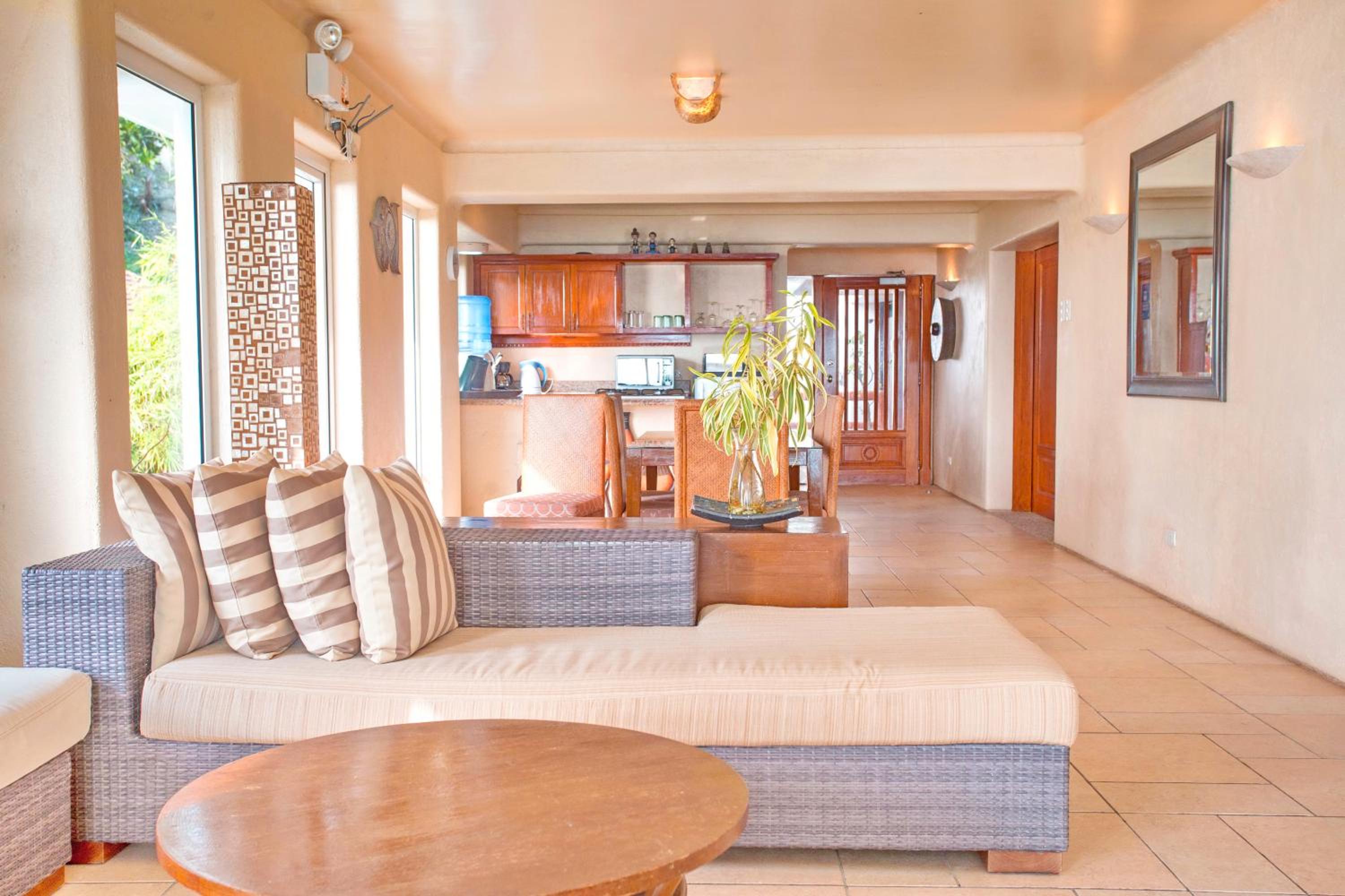 Villa - Photo 1