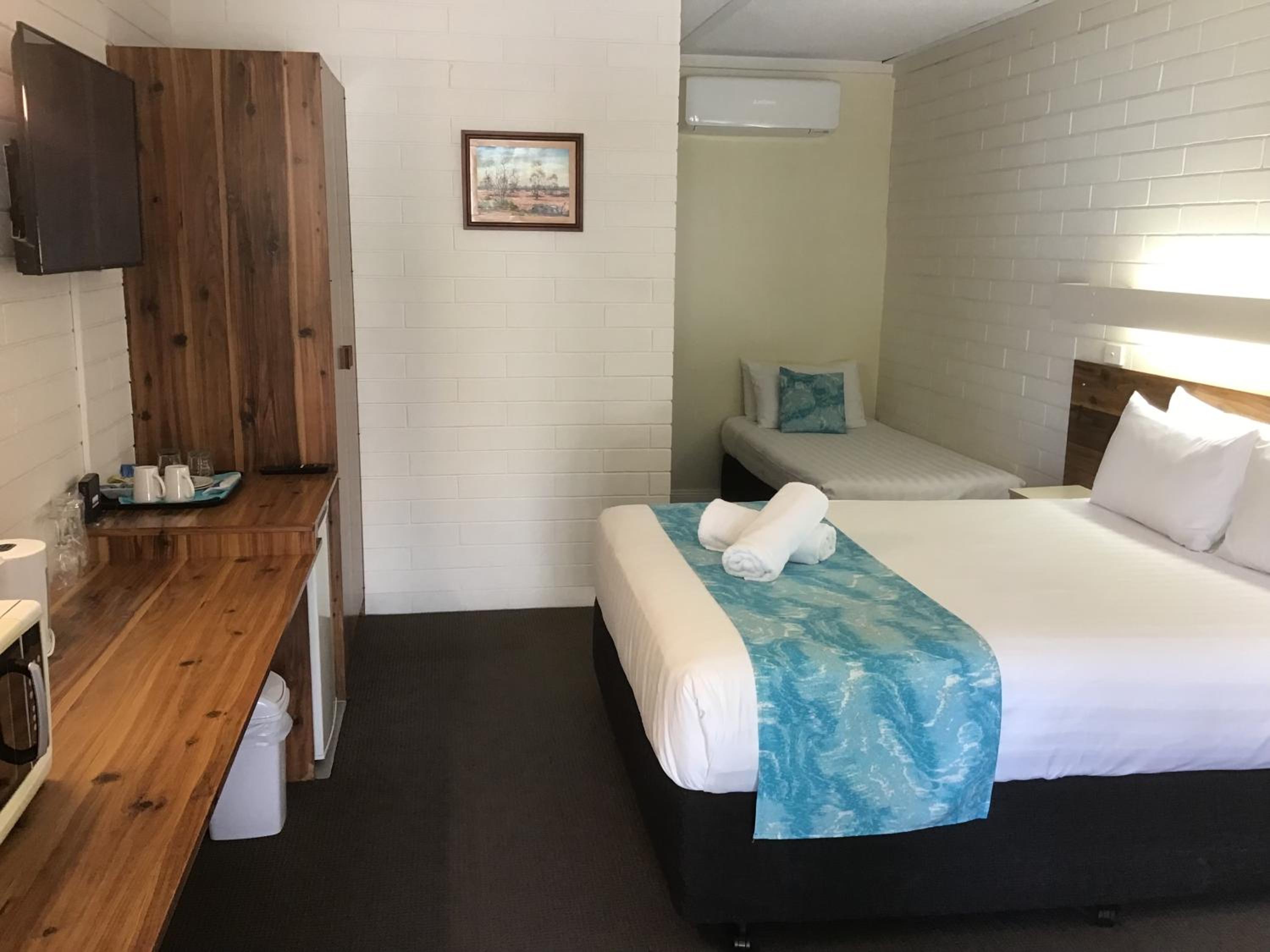Twin Room - Photo 7