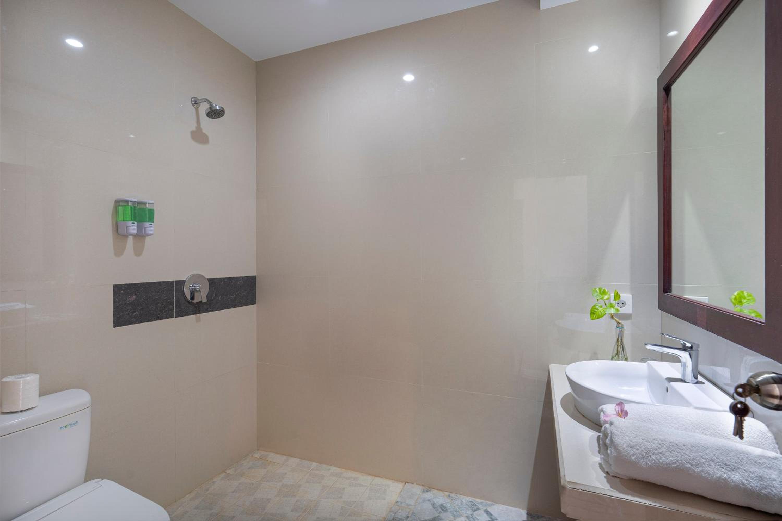 Two Bedroom Villa with Private Pool - Photo 7