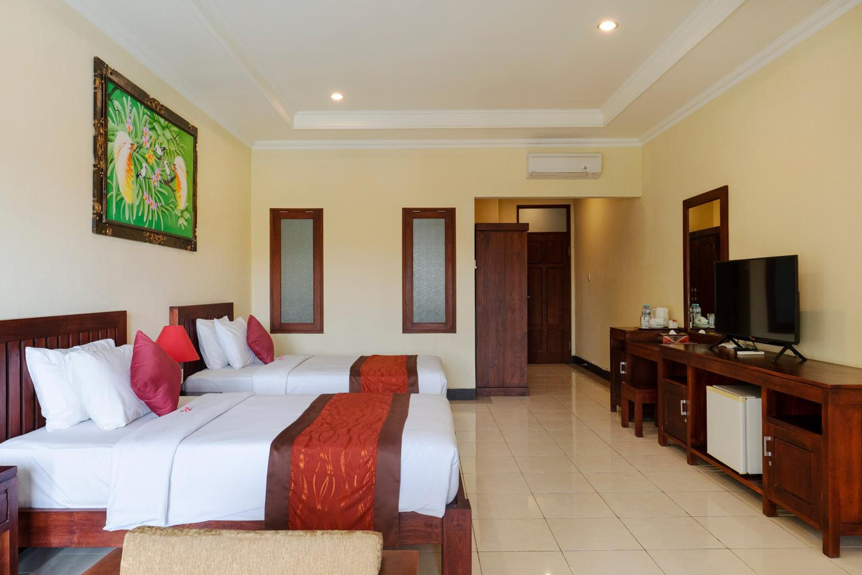 Deluxe Twin Room with Pool View - Photo 1