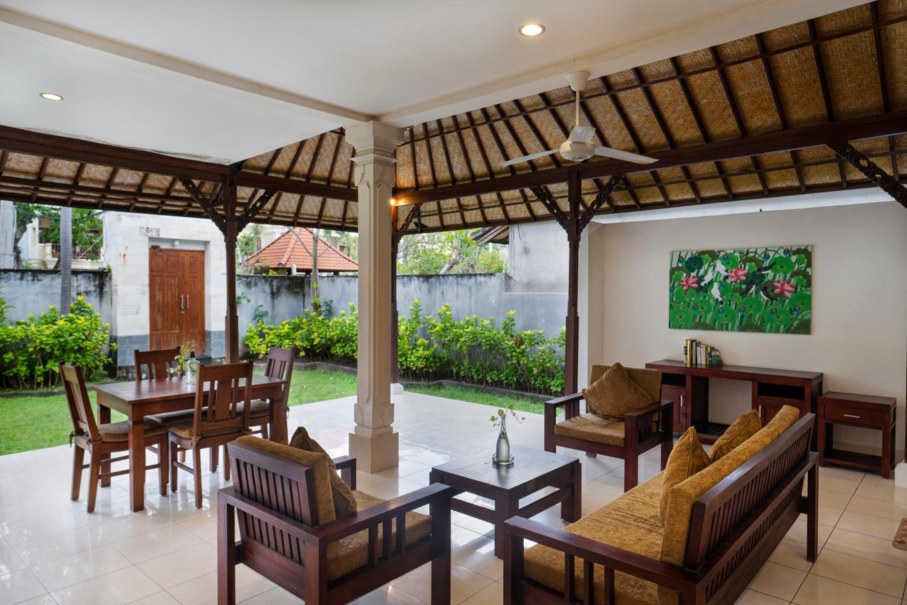 Two Bedroom Bungalow - Photo 3