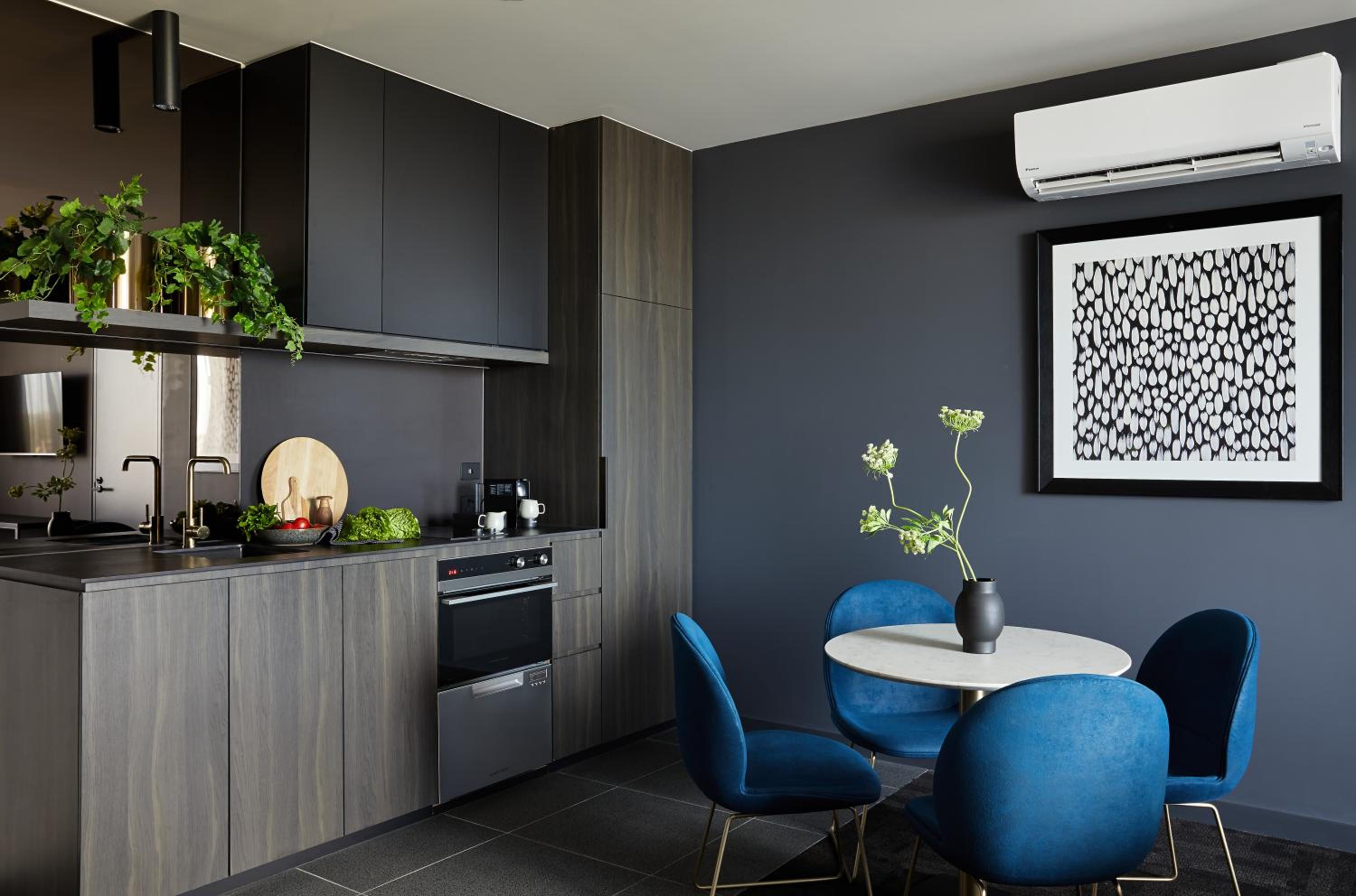 Two-Bedroom Apartment - Photo 7