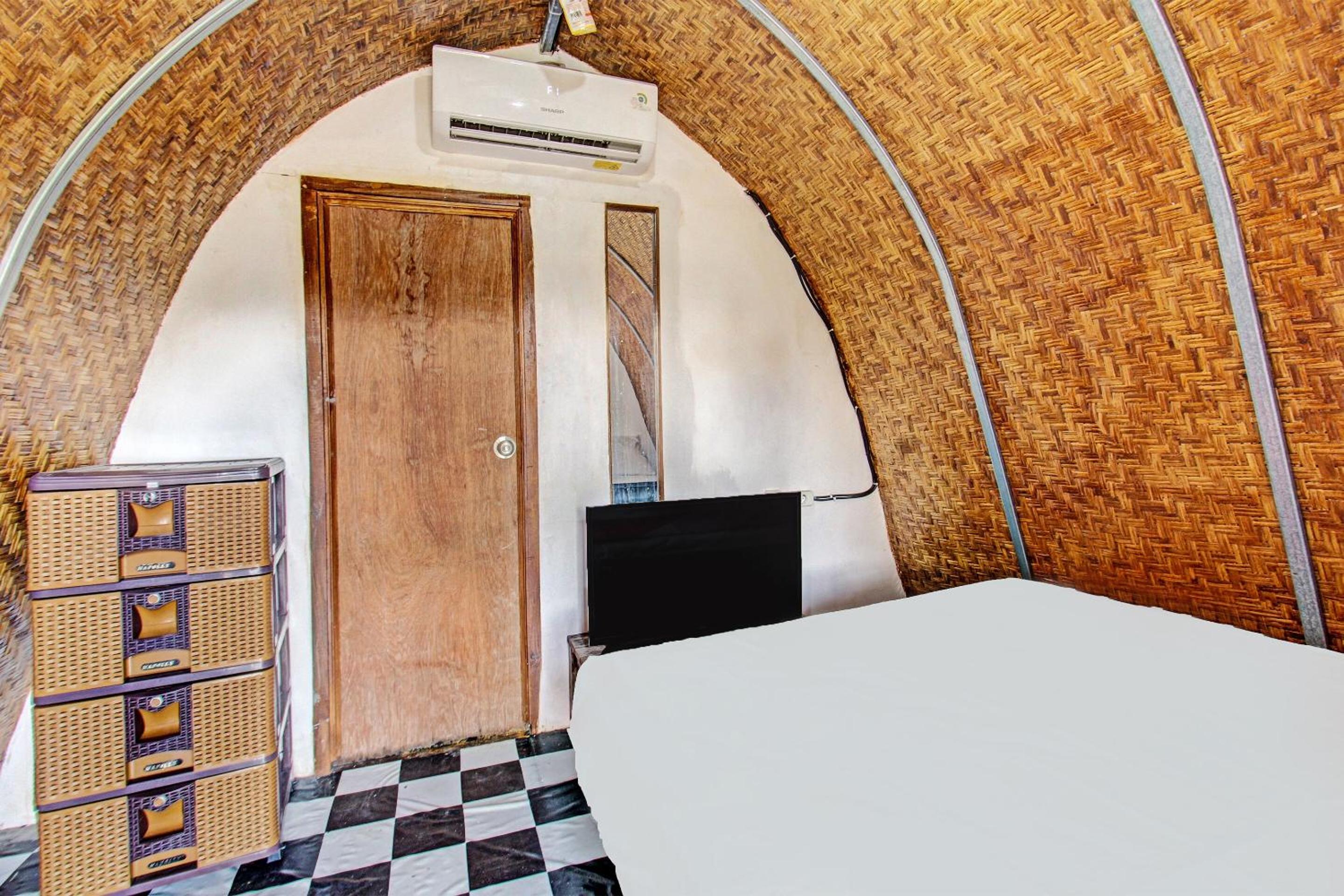 Deluxe King Room photo 3